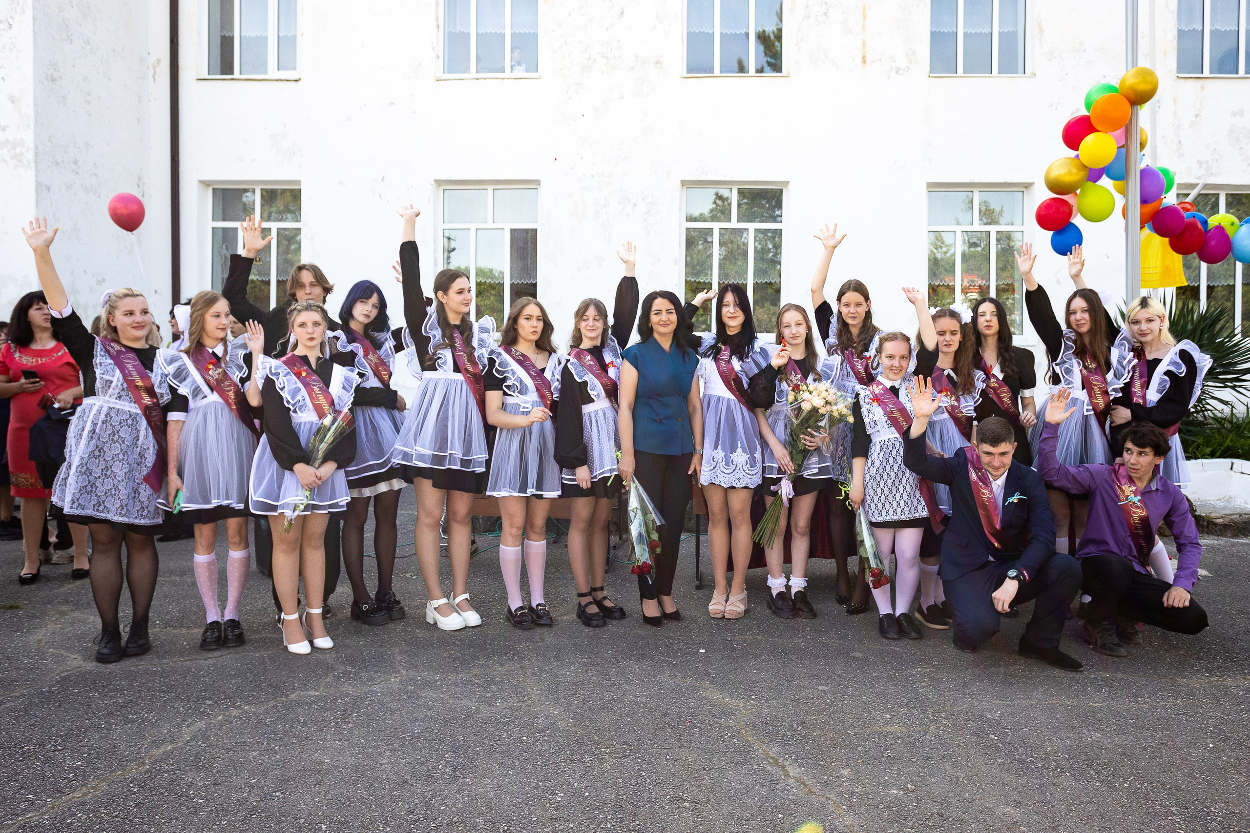 Последний звонок. Выпускные альбомы Майкоп, Краснодар Елена Золотарева