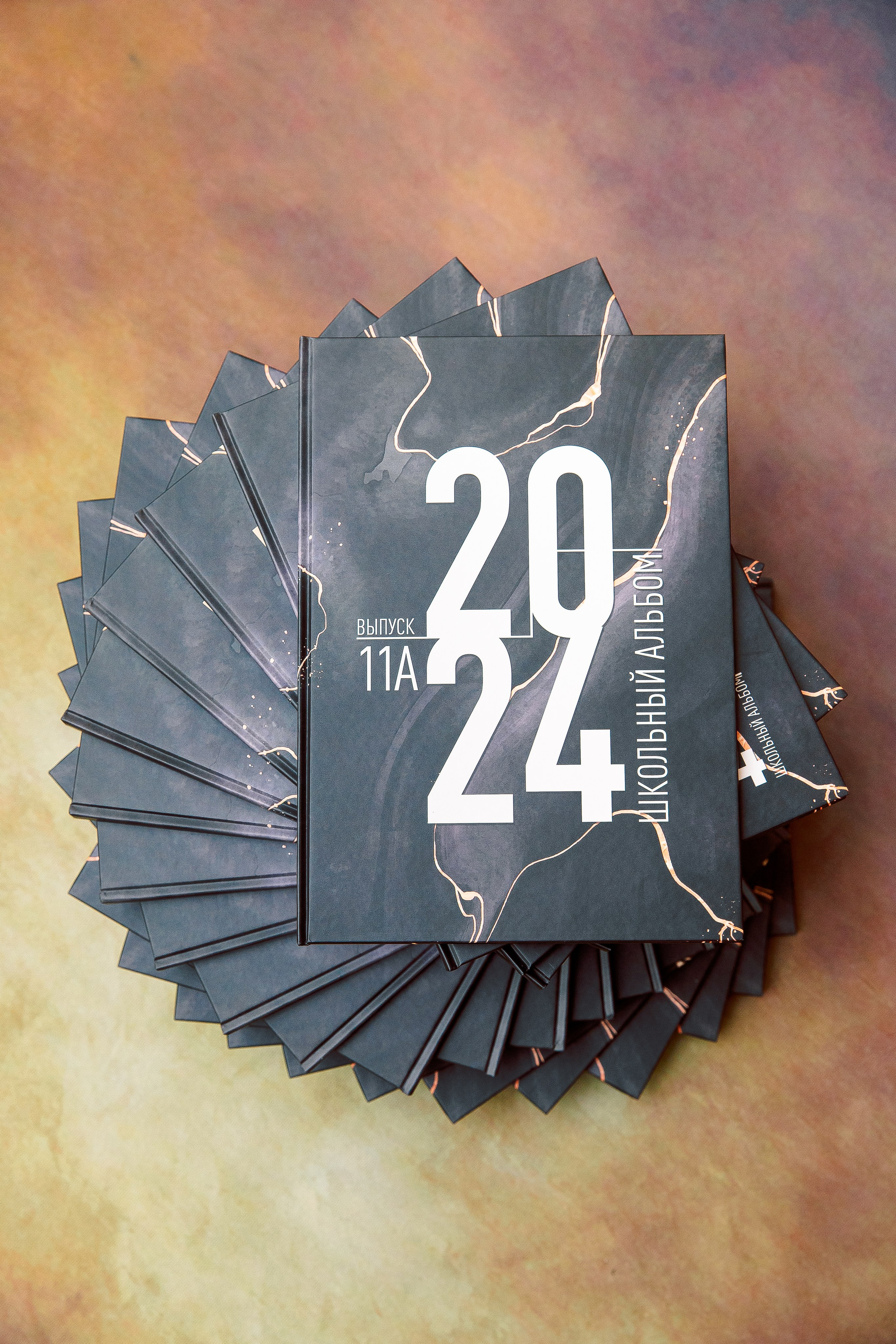 Выпускные альбомы 11 «А» класс — 2024. Семейный и детский фотограф в Москве Тихонова Ксения