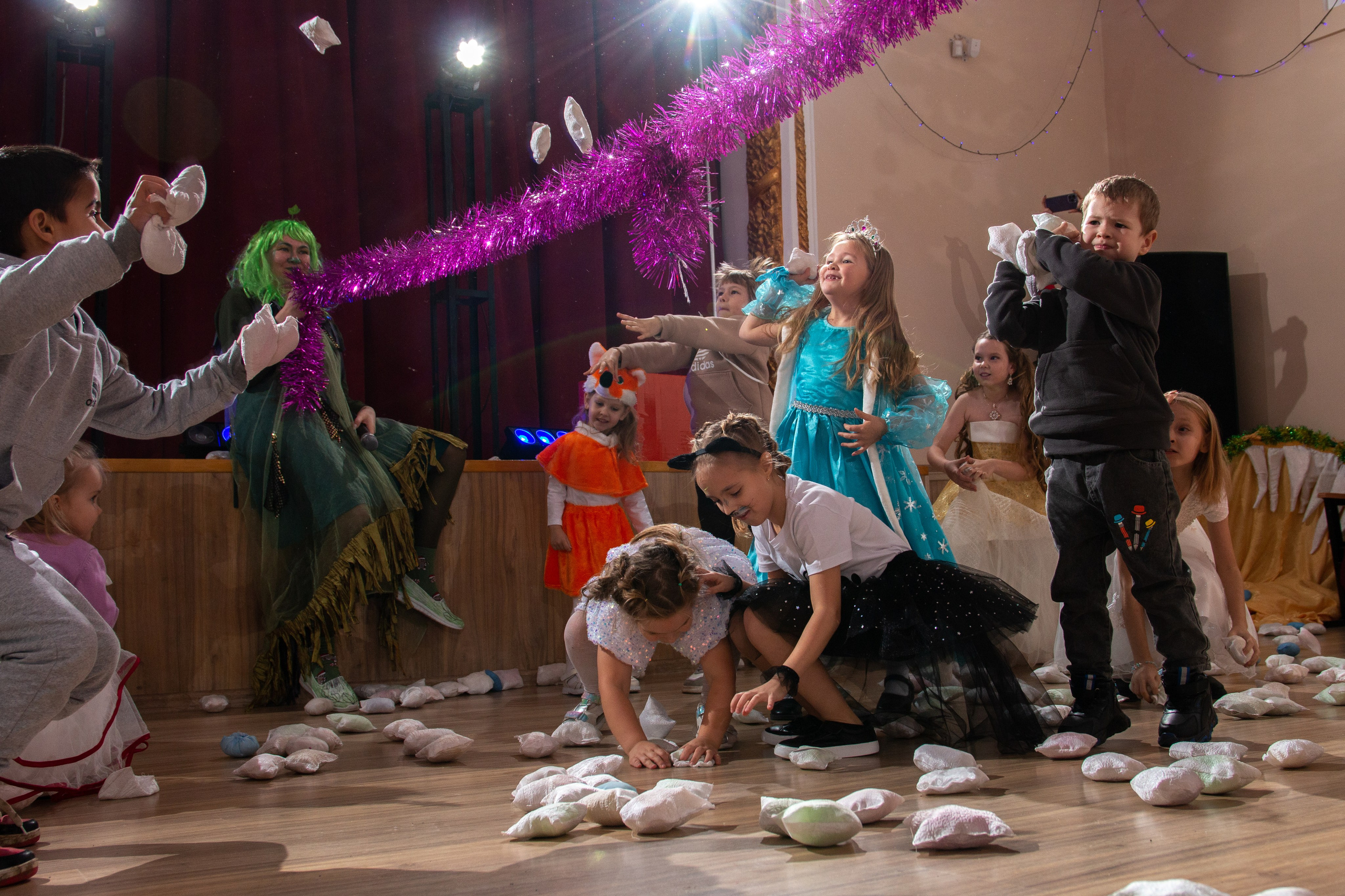 Новогодний утренник ДК Строитель 25.12.2023 г. г. Новоалександровск. Главная