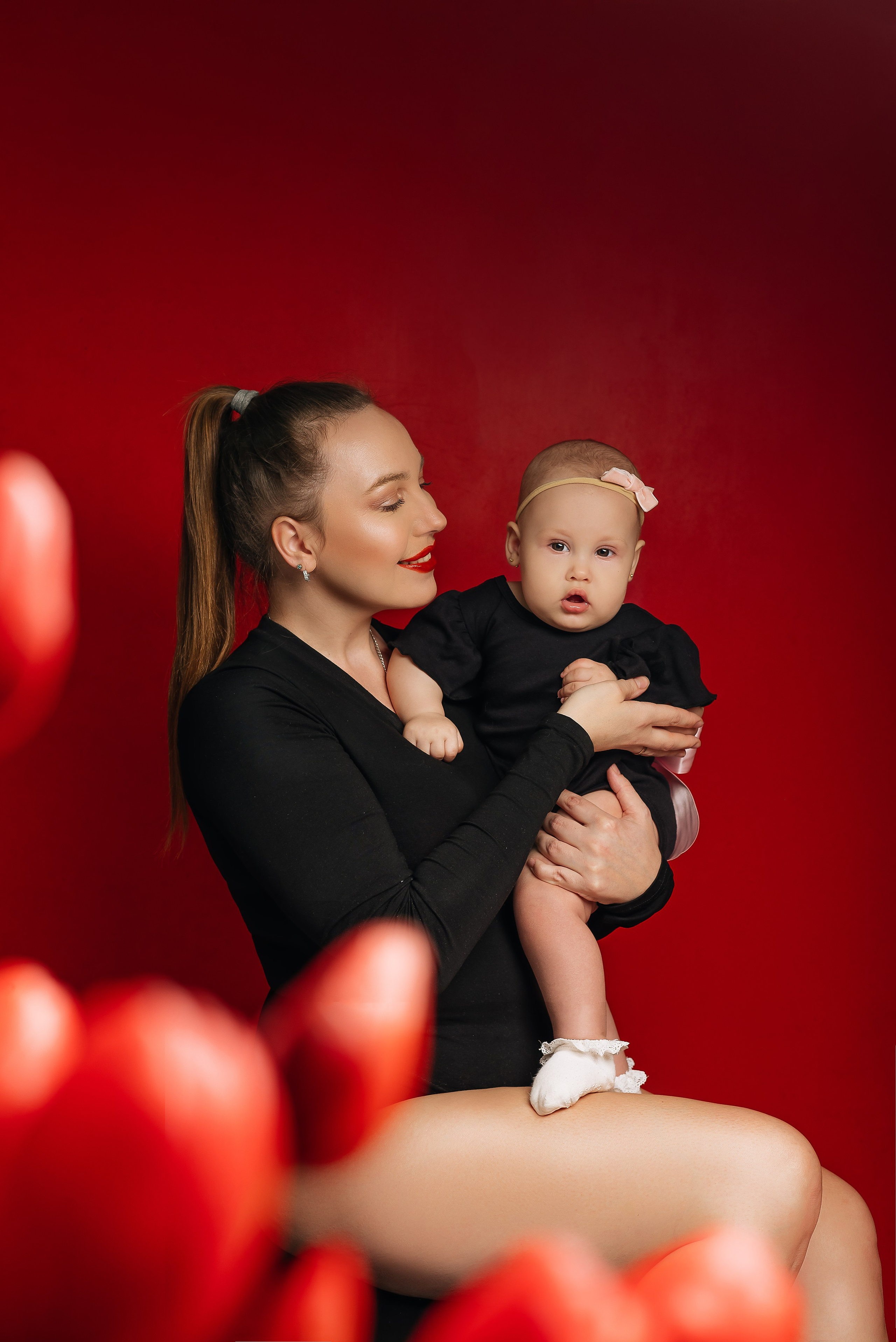 Фотосессия в стиле Vogue в фоновой студии (на однотонном фоне). Свадебный, семейный и школьный фотограф в Бийске Ксения Мамаева