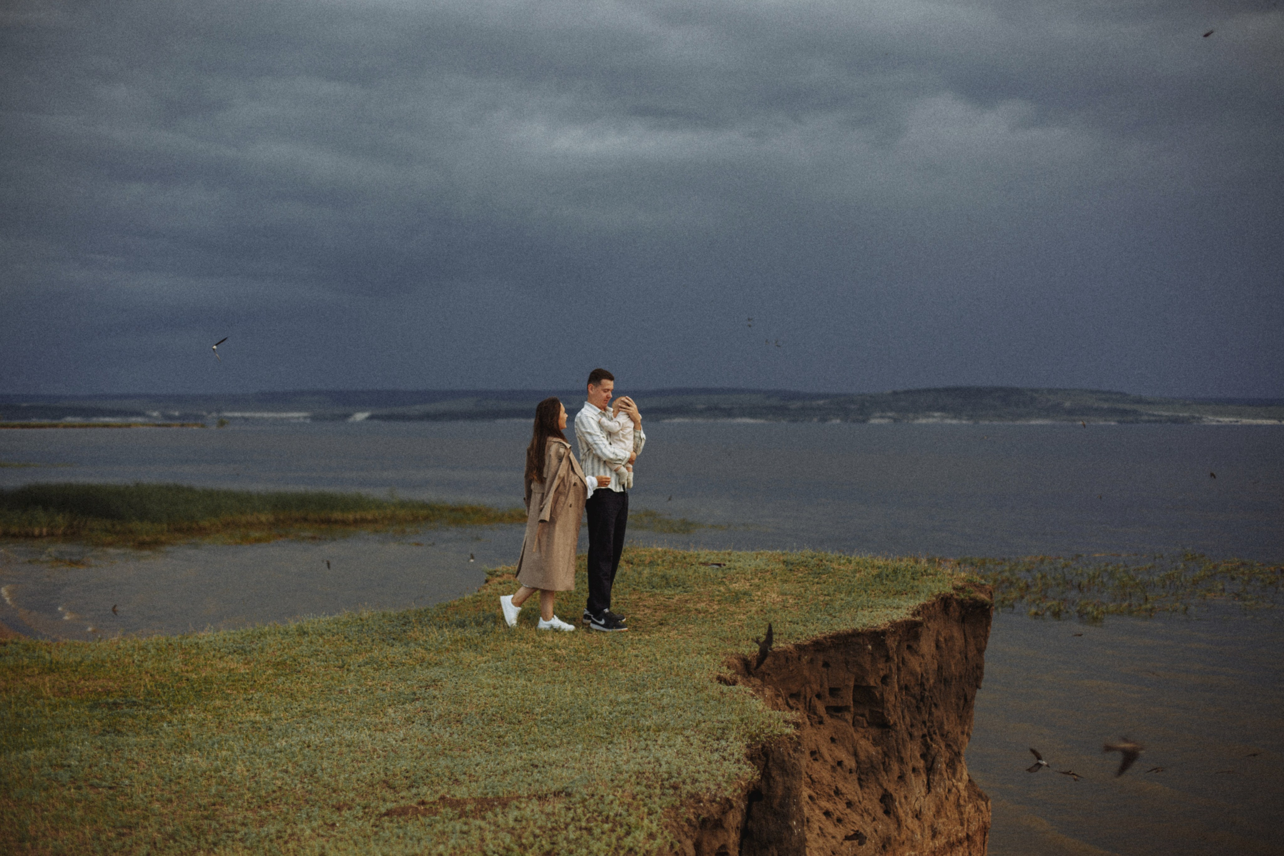 Теплая семейная фотосессия во время грозы. Семейный и свадебный фотограф в Саратове Катерина Оленская