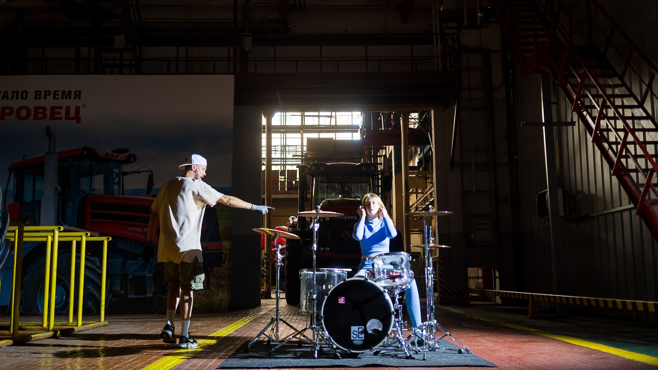 Кировский завод. Графический дизайнер Илья Левченко