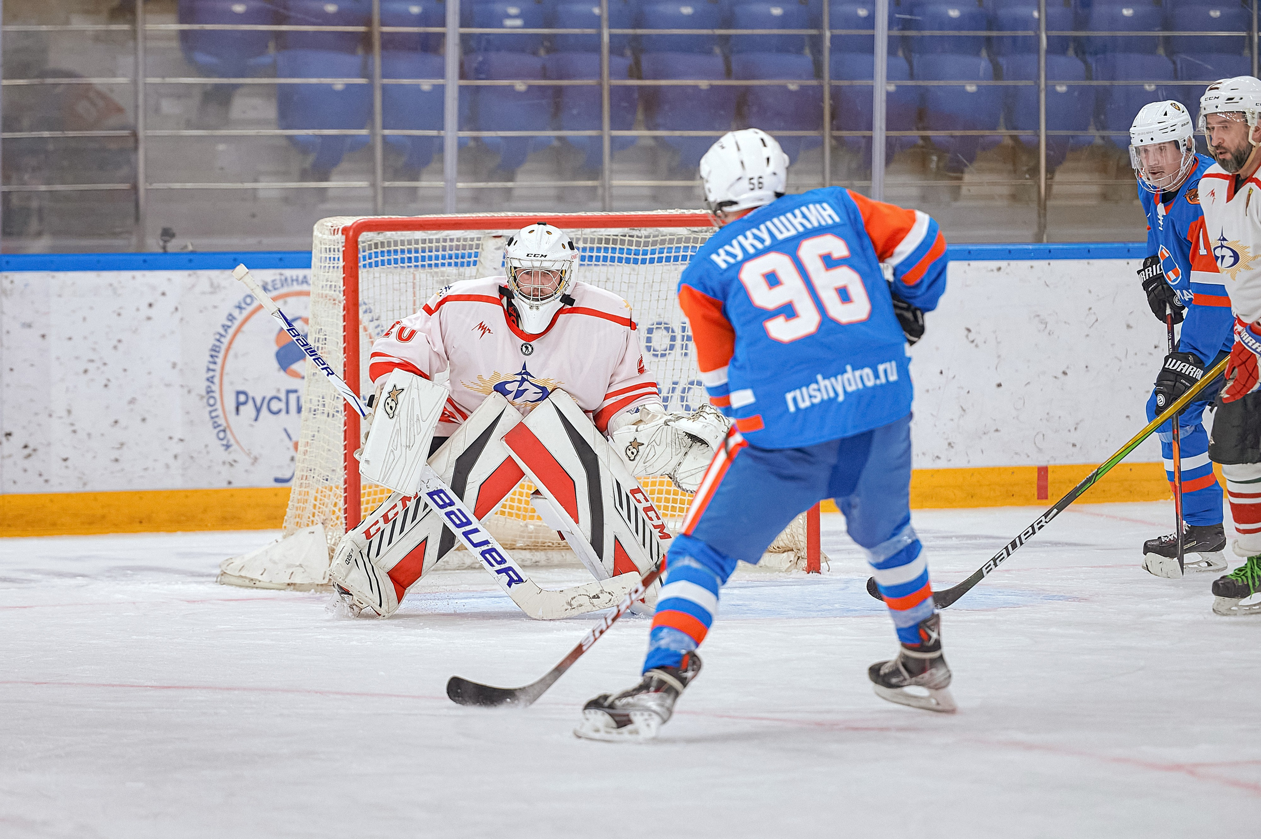 Портфолио репортажной фотосъёмки: Кристалл арена — Хоккей — РусГидро. Фотограф Яковлев Роман — Красноярск