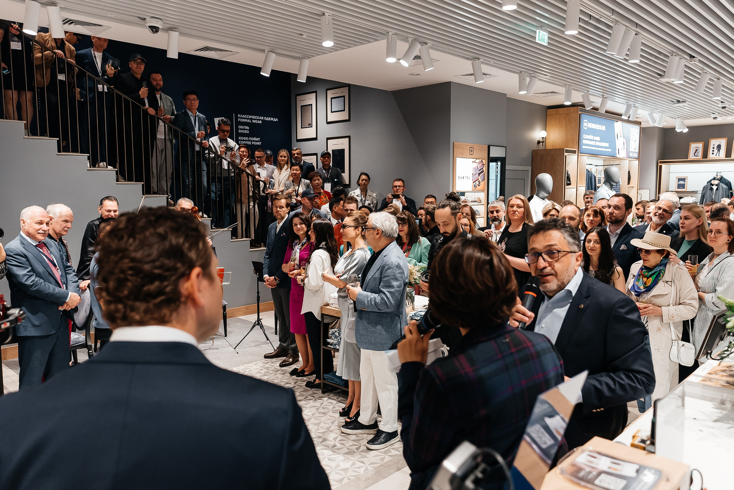 Henderson. Павел Краснов — Свадебный и репортажный фотограф в Москве