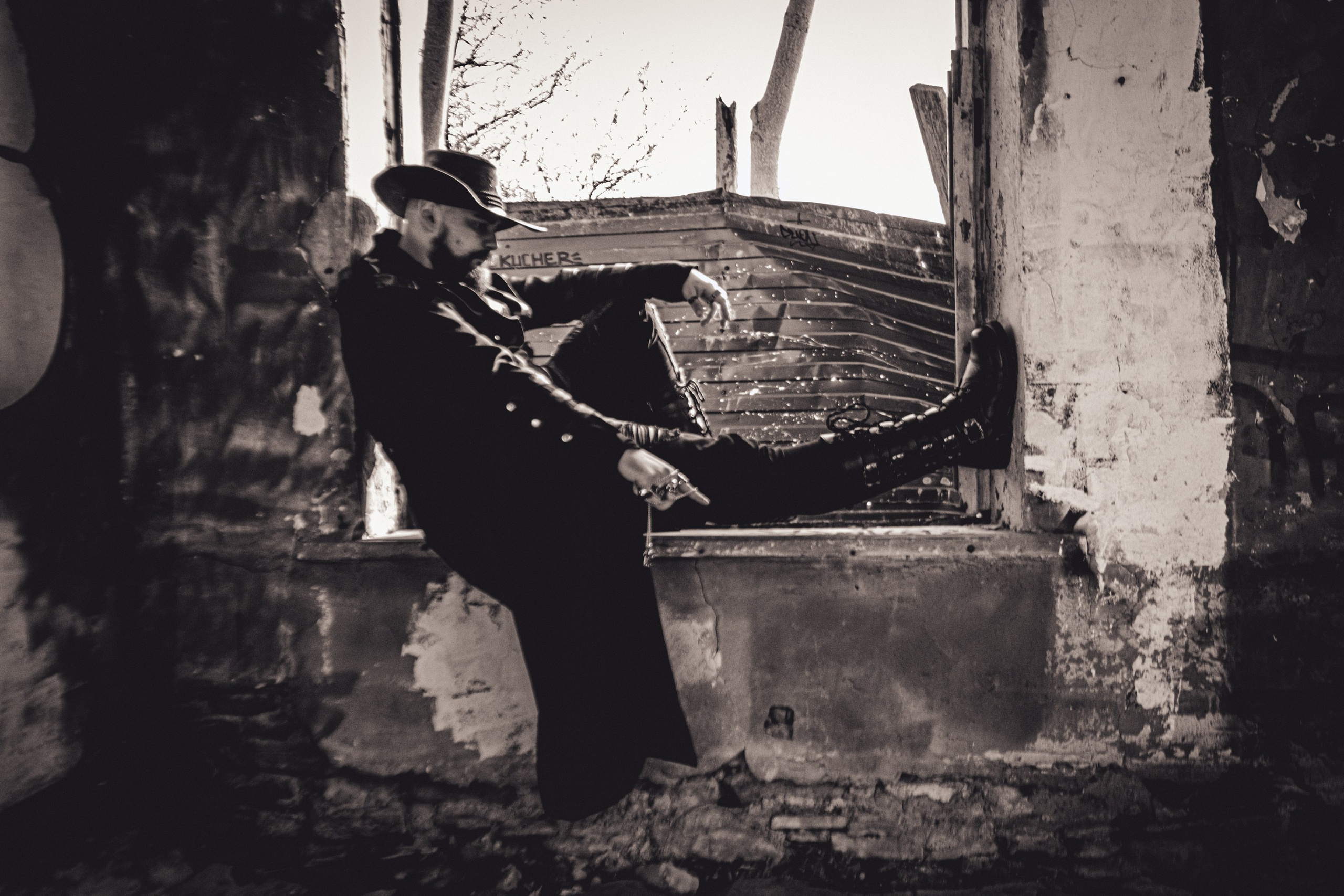 Заброшенная душа. Уличный фотограф Города N