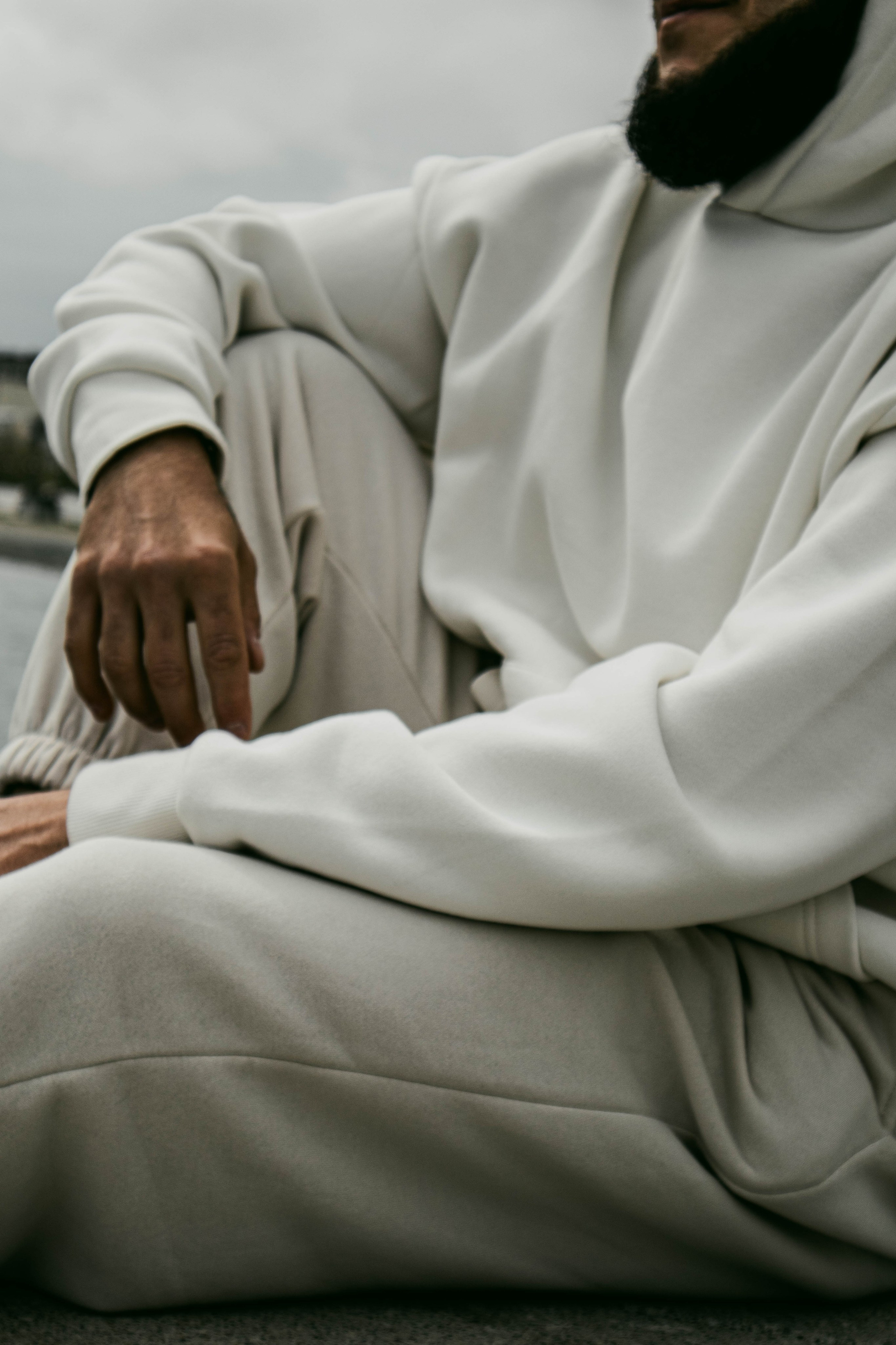 О. Уличный фотограф Города N