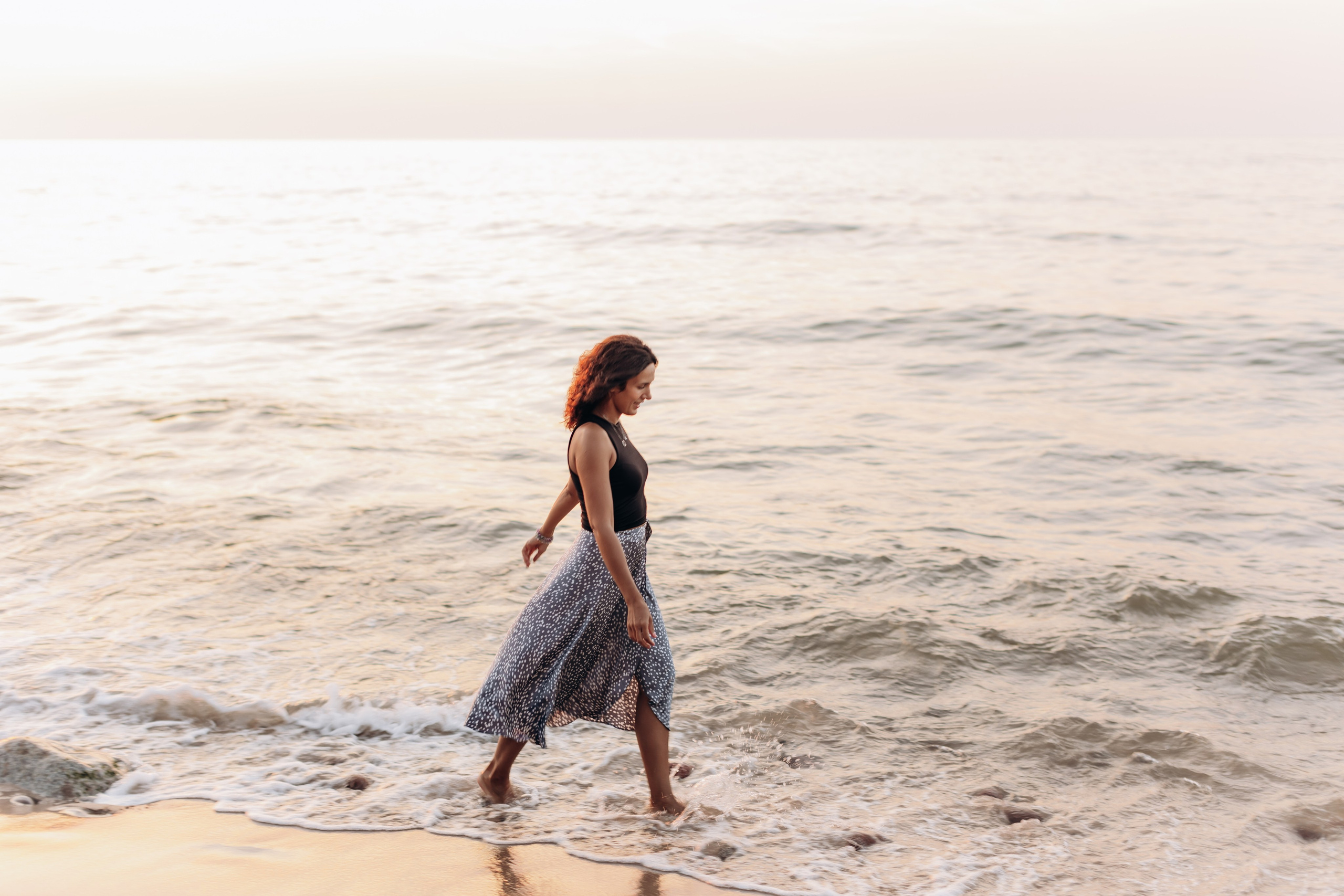Подруги Пионеский Сосновый бор закат. Фотограф в Калининграде свадебная фотография, репортажная, фотосессии