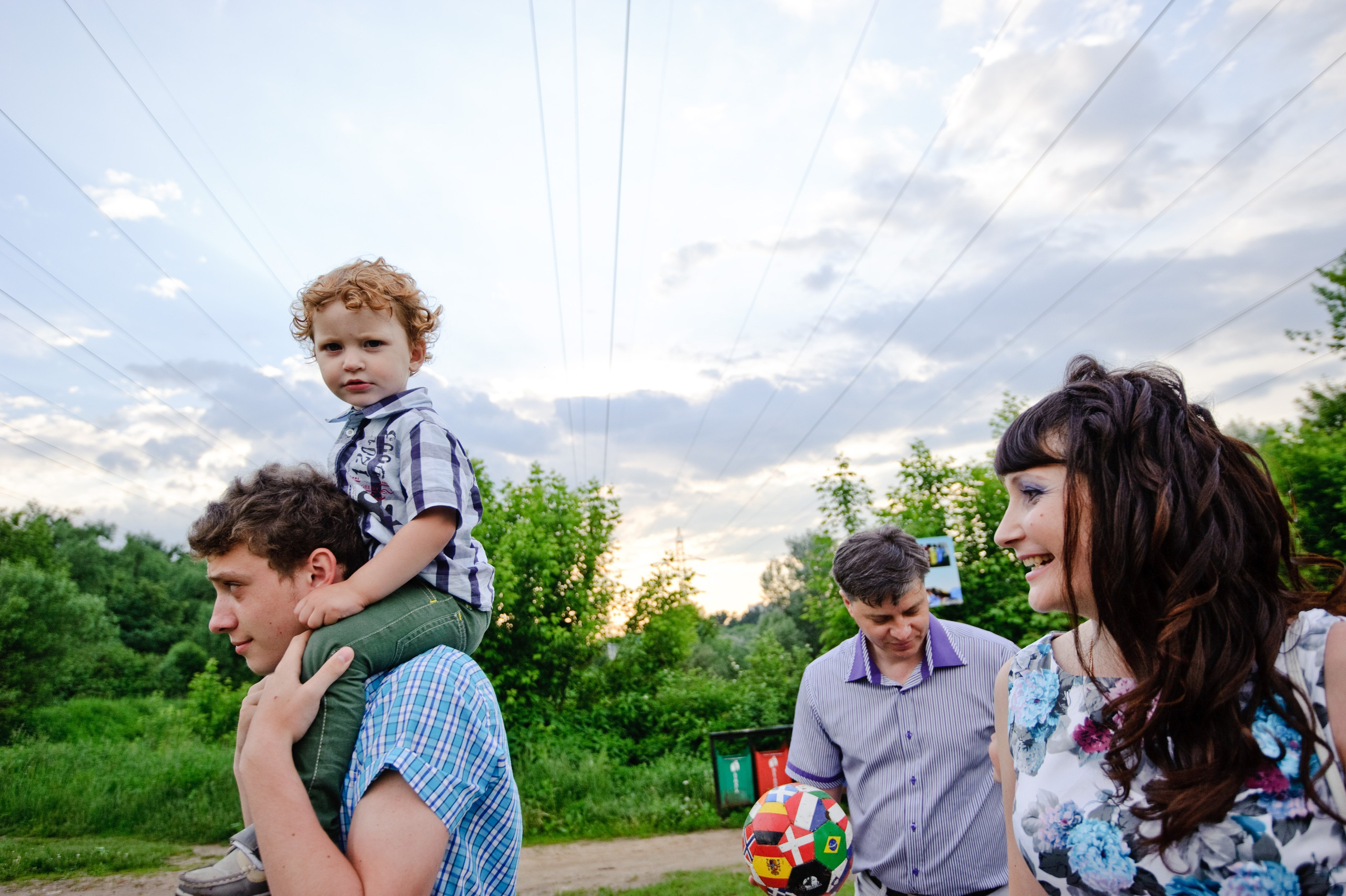 Лада, Дмитрий и 3 сына. Прогулка, Москва. Семейный фотограф Анна Дубовская