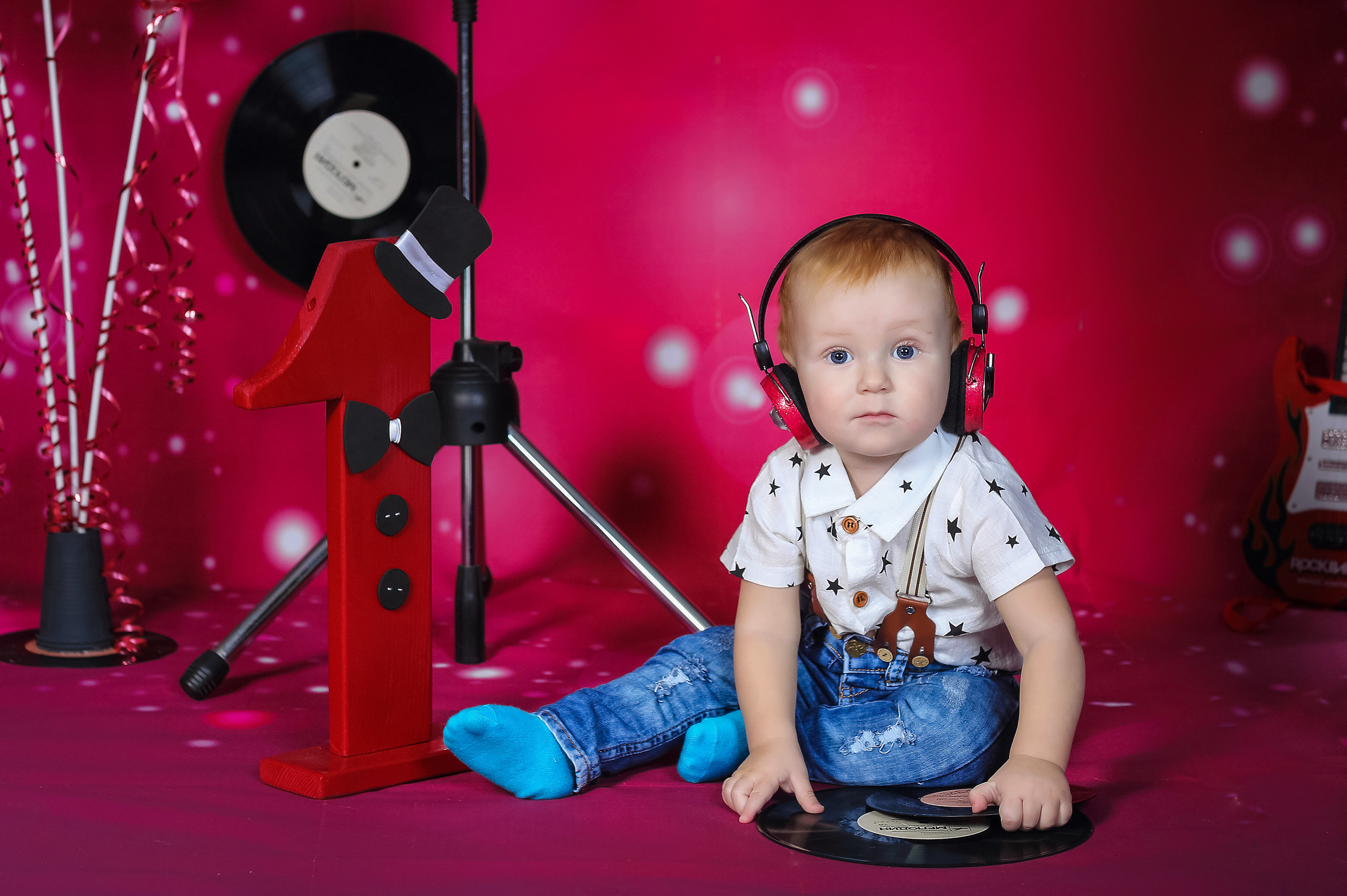 Фотосессии в студии. 1 годик мальчик. Фотограф Наталья Наконечная. Фотостудия «Ай-Би-эН»