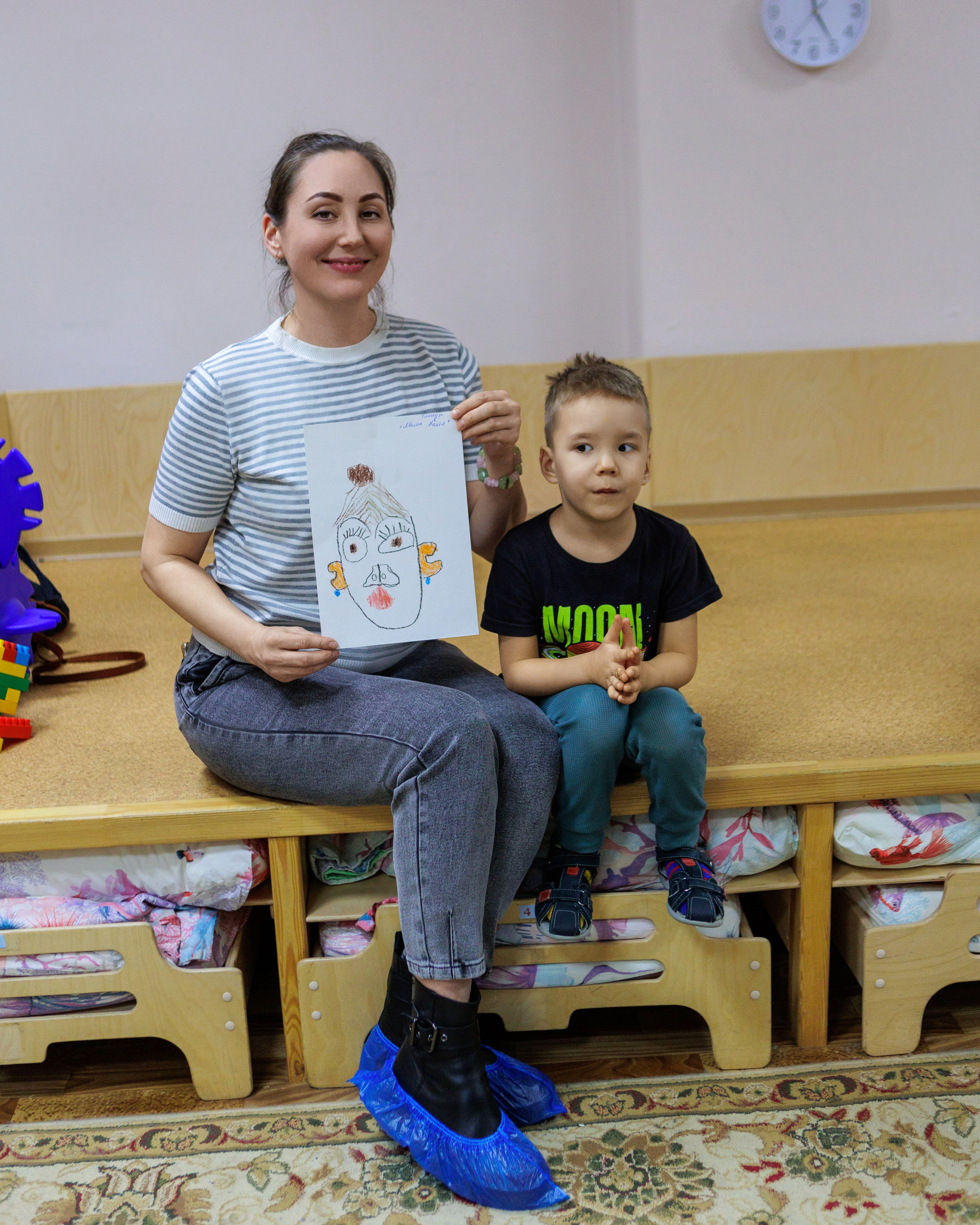 МК к 8 марта. Выпускные альбомы и школьный фотограф в Подольске, Троицке, Щербинке, Москве и Московской области