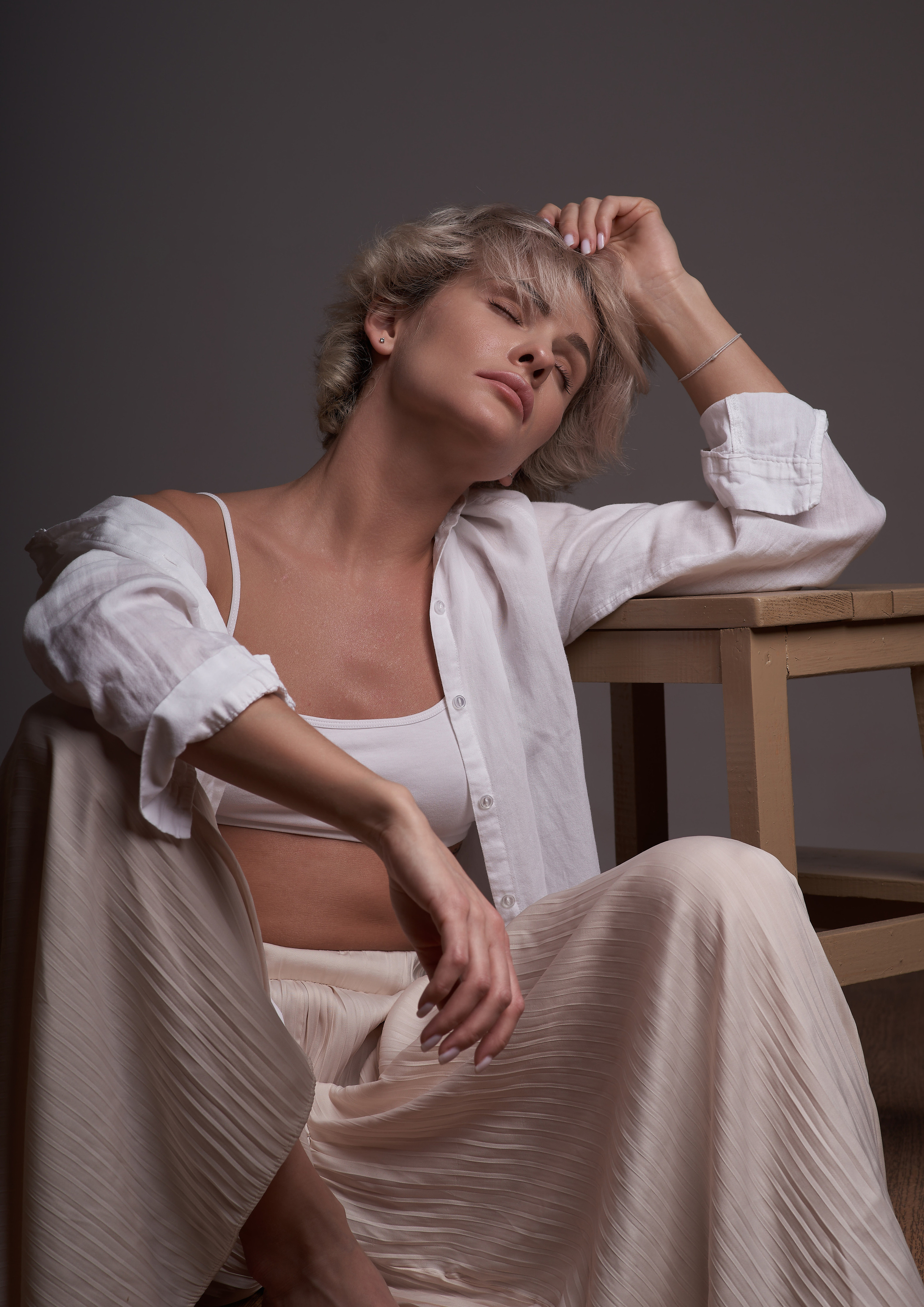 Amina. White. Студийный, семейный, свадебный, фэшн и ню фотограф в Астрахани, производство выпускных альбомов. Руслан Кондрашин