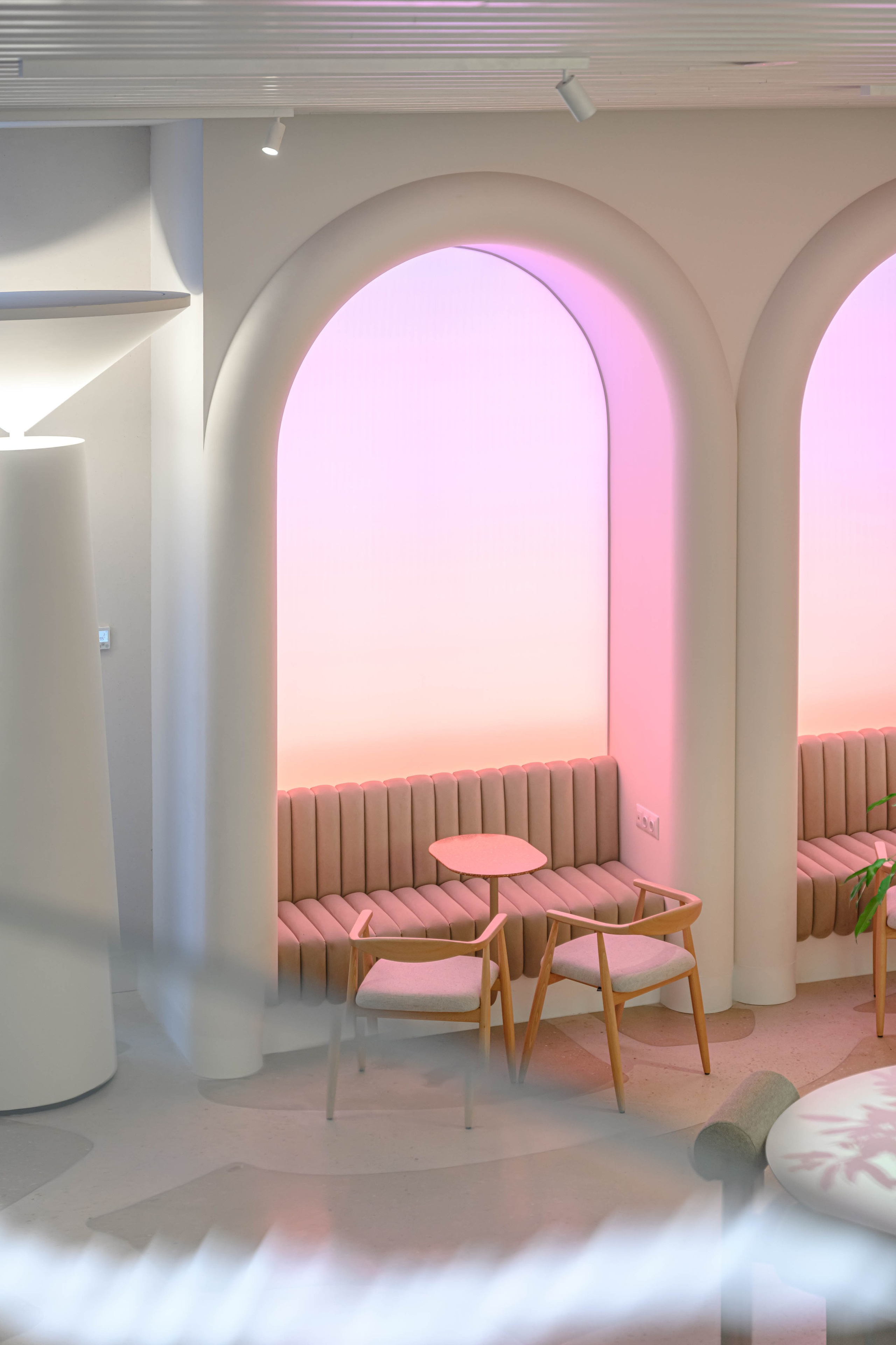 Фотосъемка мебели кофейни в холле аппартаментов Well. Интерьерный и репортажный фотограф в Санкт-Петербурге