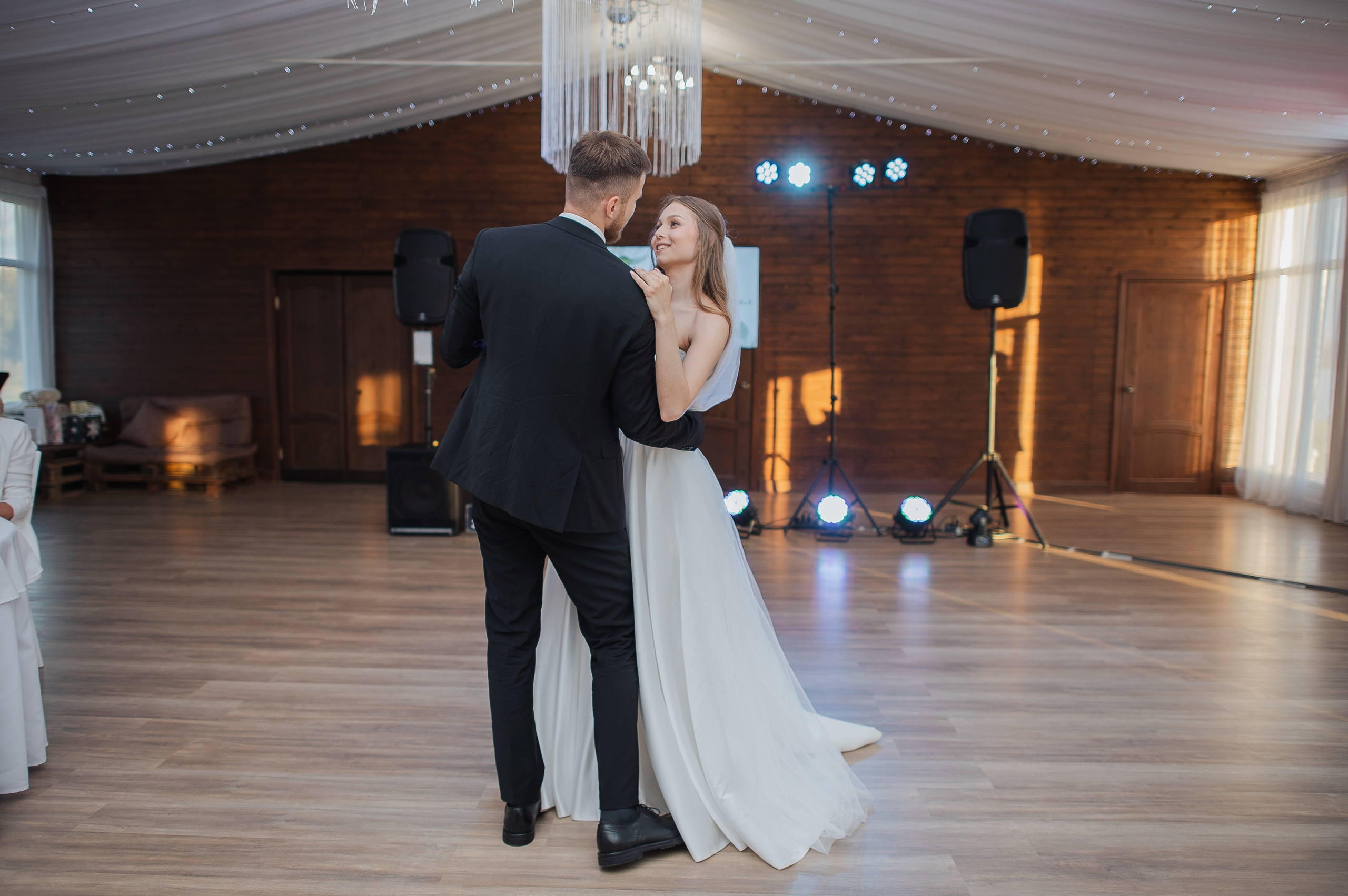 Свадьба на берегу Волги. Свадебный фотограф в Ярославле Денис Медоваров