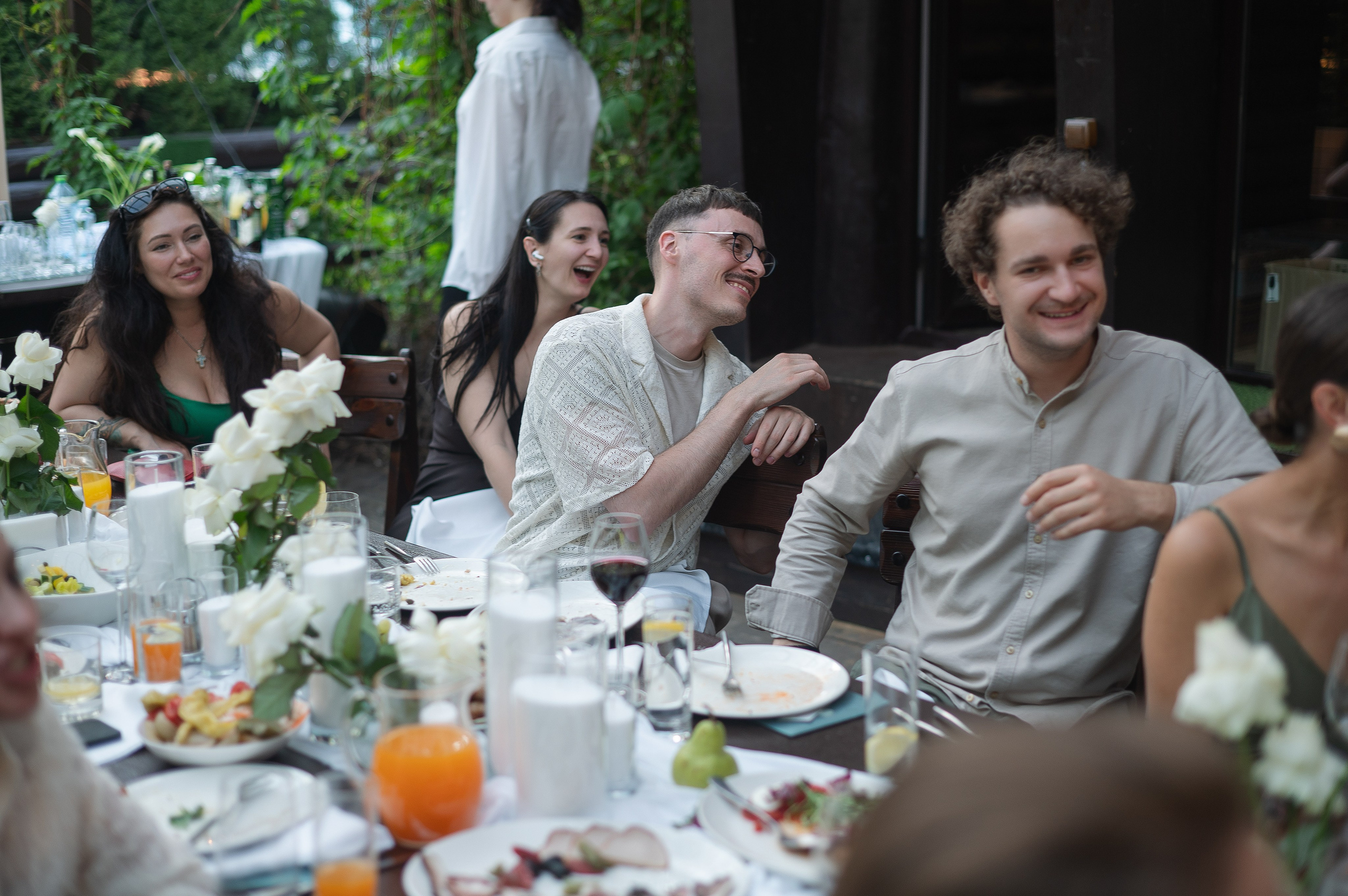 Динамичная свадьба где гости были активными участниками праздника. Свадебный фотограф в Ярославле Денис Медоваров