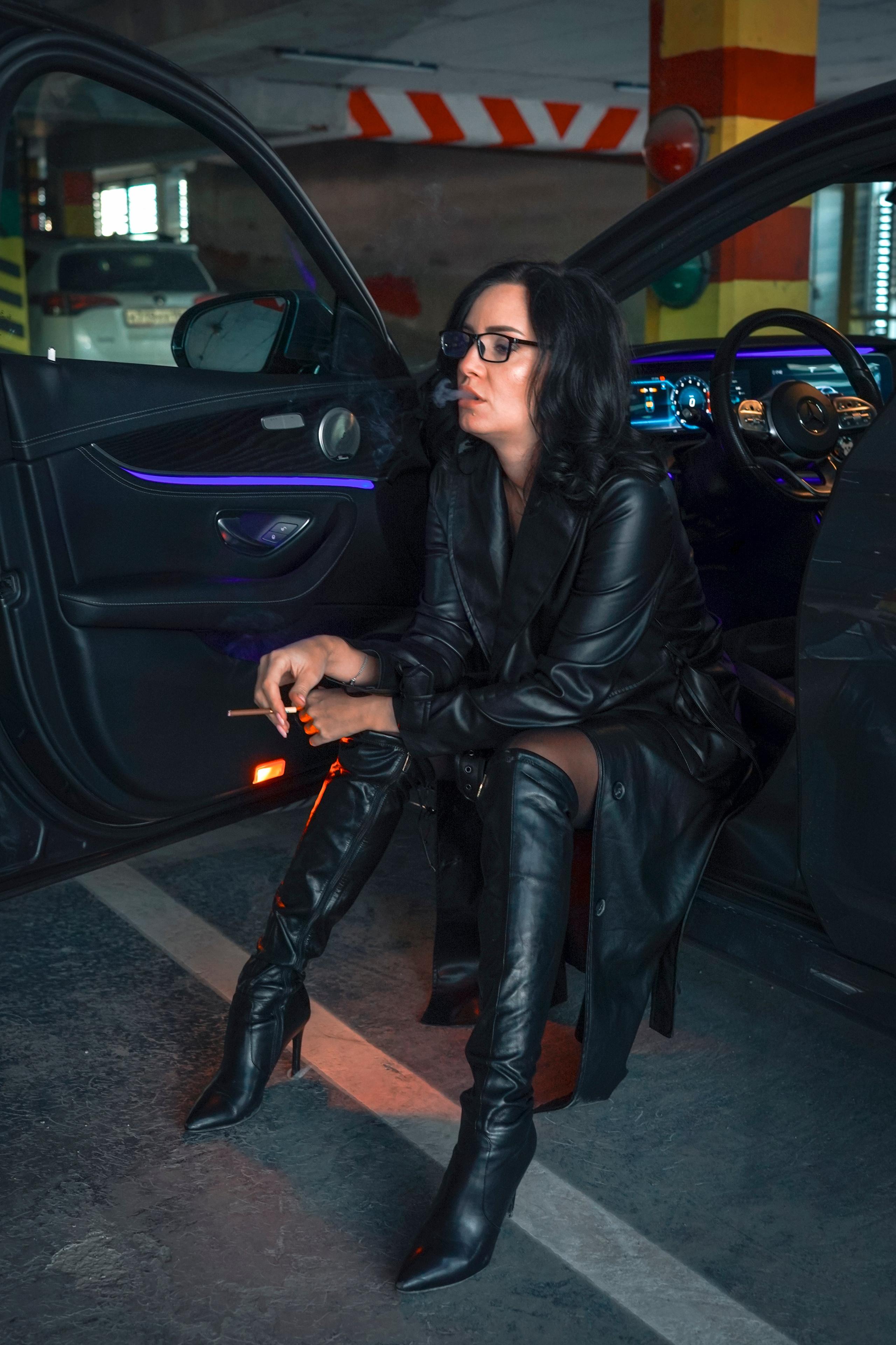 Фотосессия на парковке. Фотограф Екатерина Алексеева