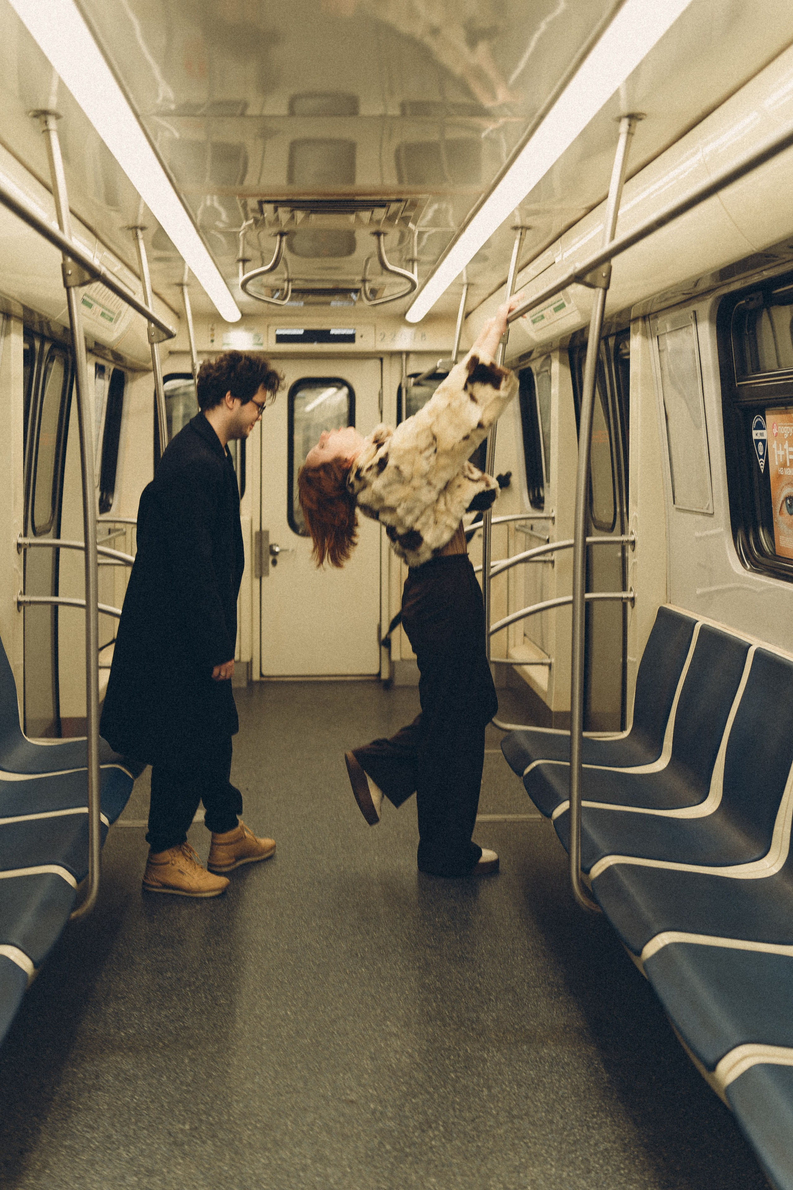НОВОГОДНЯЯ ФОТОСЕСИИЯ ПАРЫ В МЕТРО ЛЮБОВЬ. Профессиональный фотограф, Санкт-Петербург — Виктория Богомолова