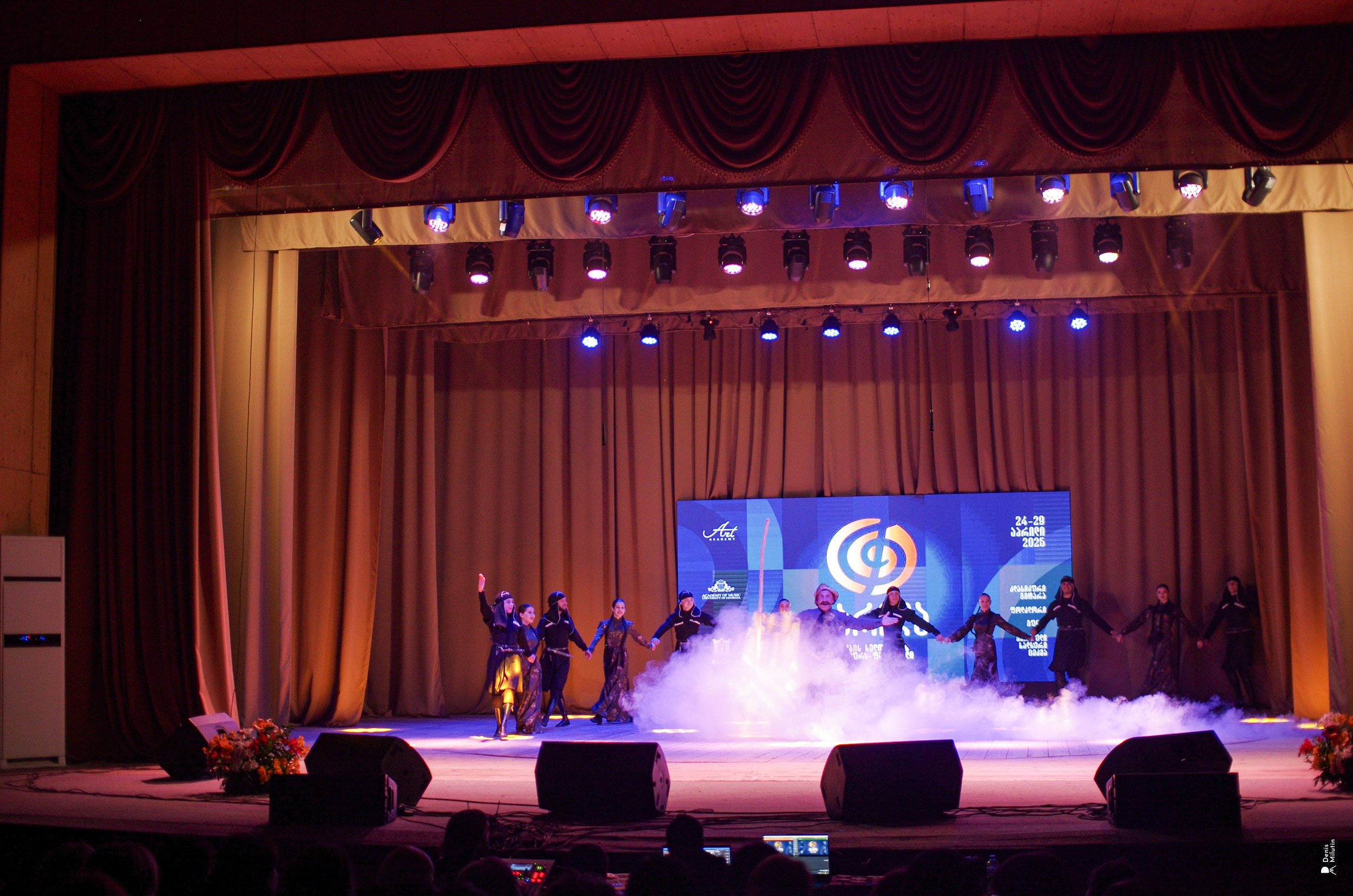 Танцы в Хоби. Портретный фотограф Денис Милютин