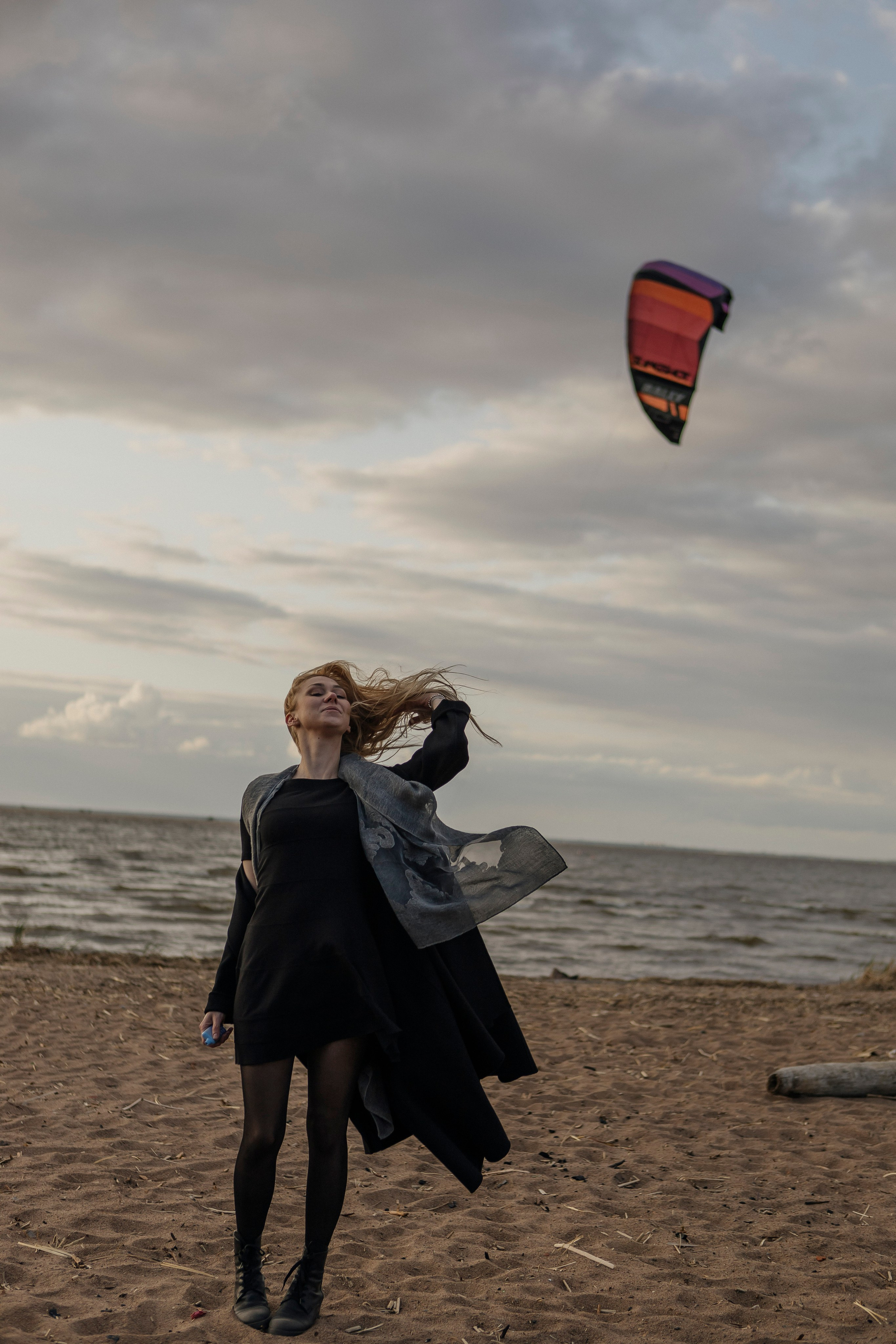 Оля на пляже. Свадебный семейный фотограф в Санкт-Петербурге СПб Евгения Гинзбург