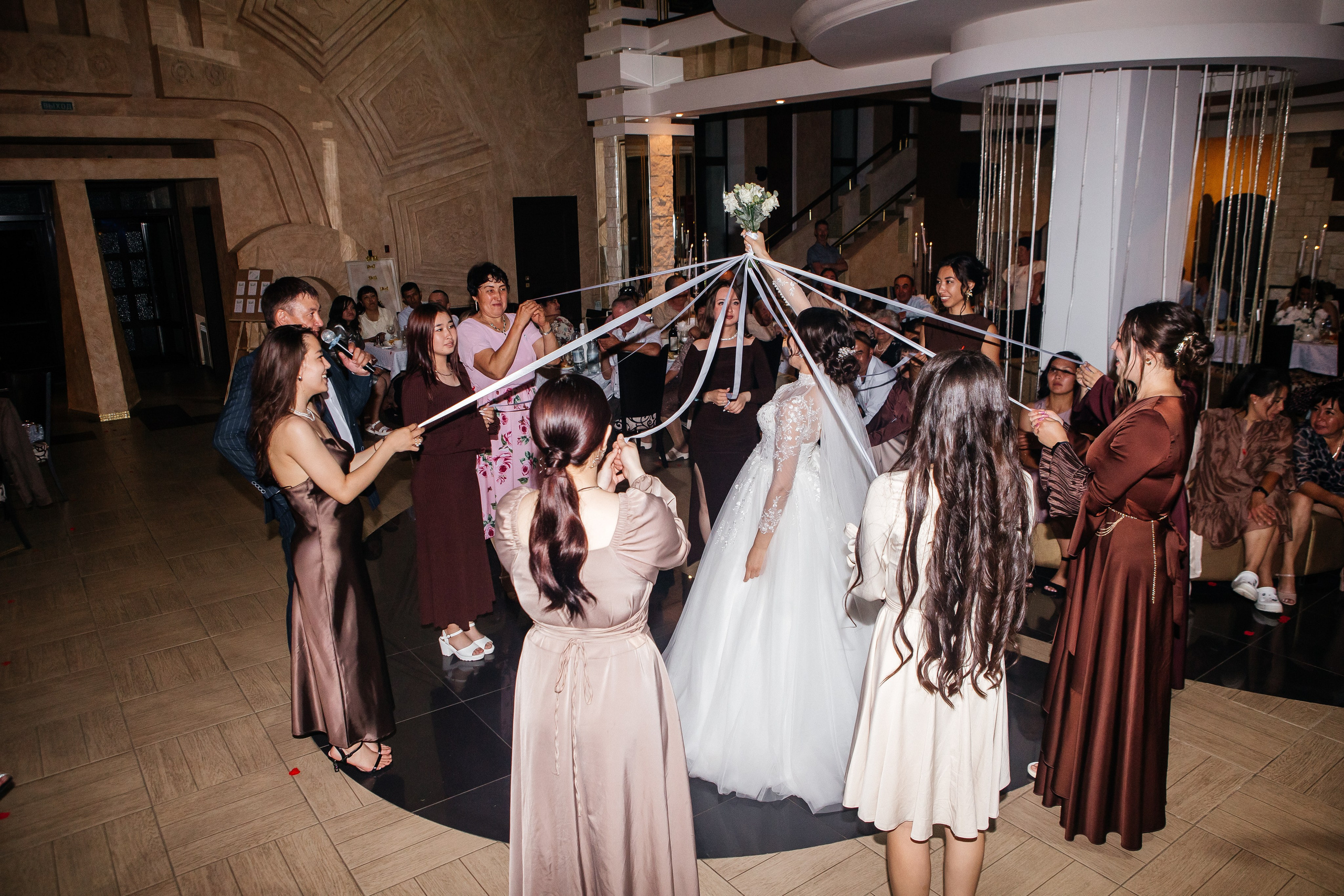 Свадьба в Динопарке. Свадебный фотограф Виктория Чуйко Магнитогорск. Визуал для бизнеса