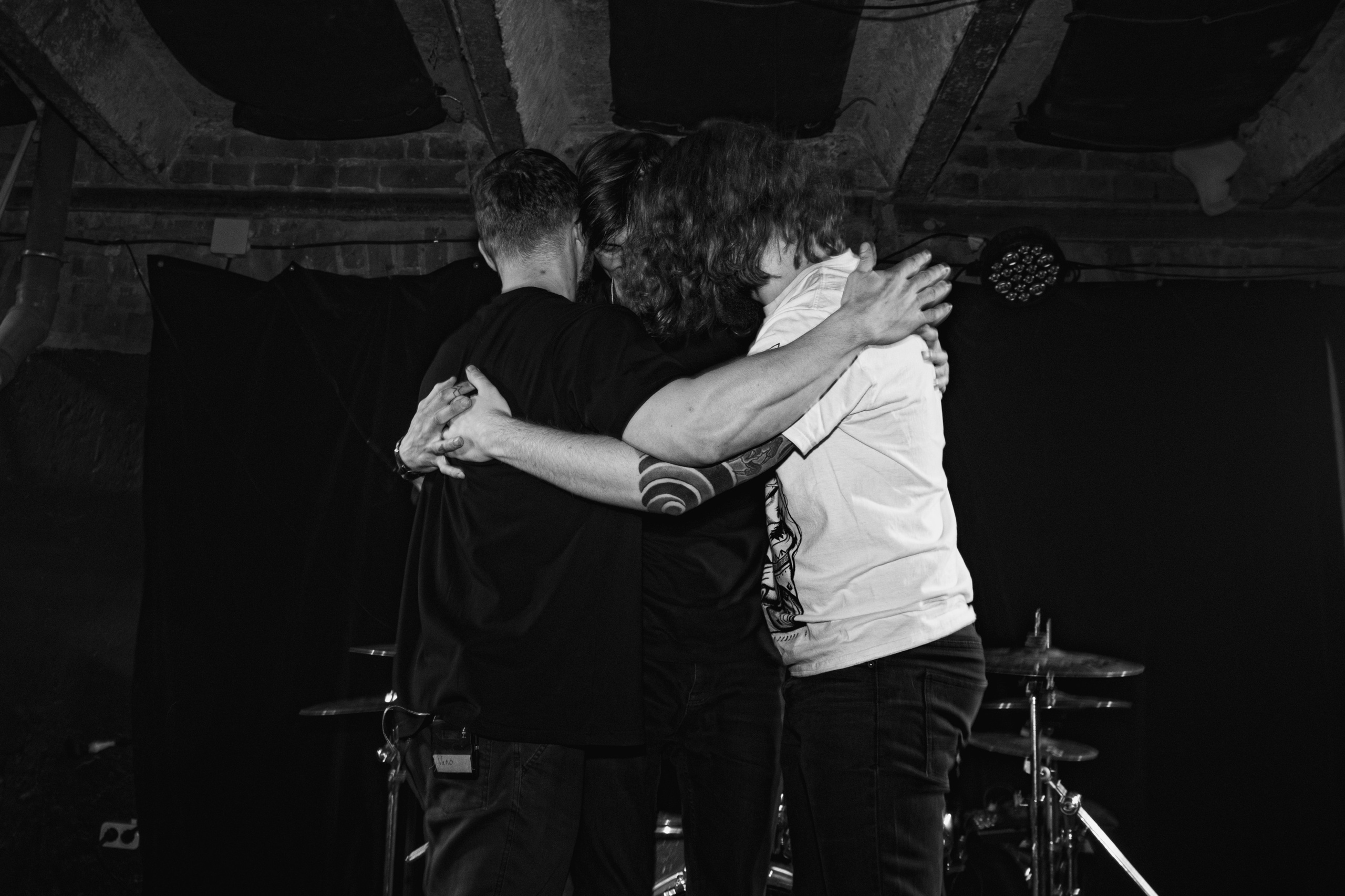 Laugar & Шумы Штормовых Широт & Пожары На Дальнем Севере 11.10.2025. Репортажный фотограф в Москве Legiodot