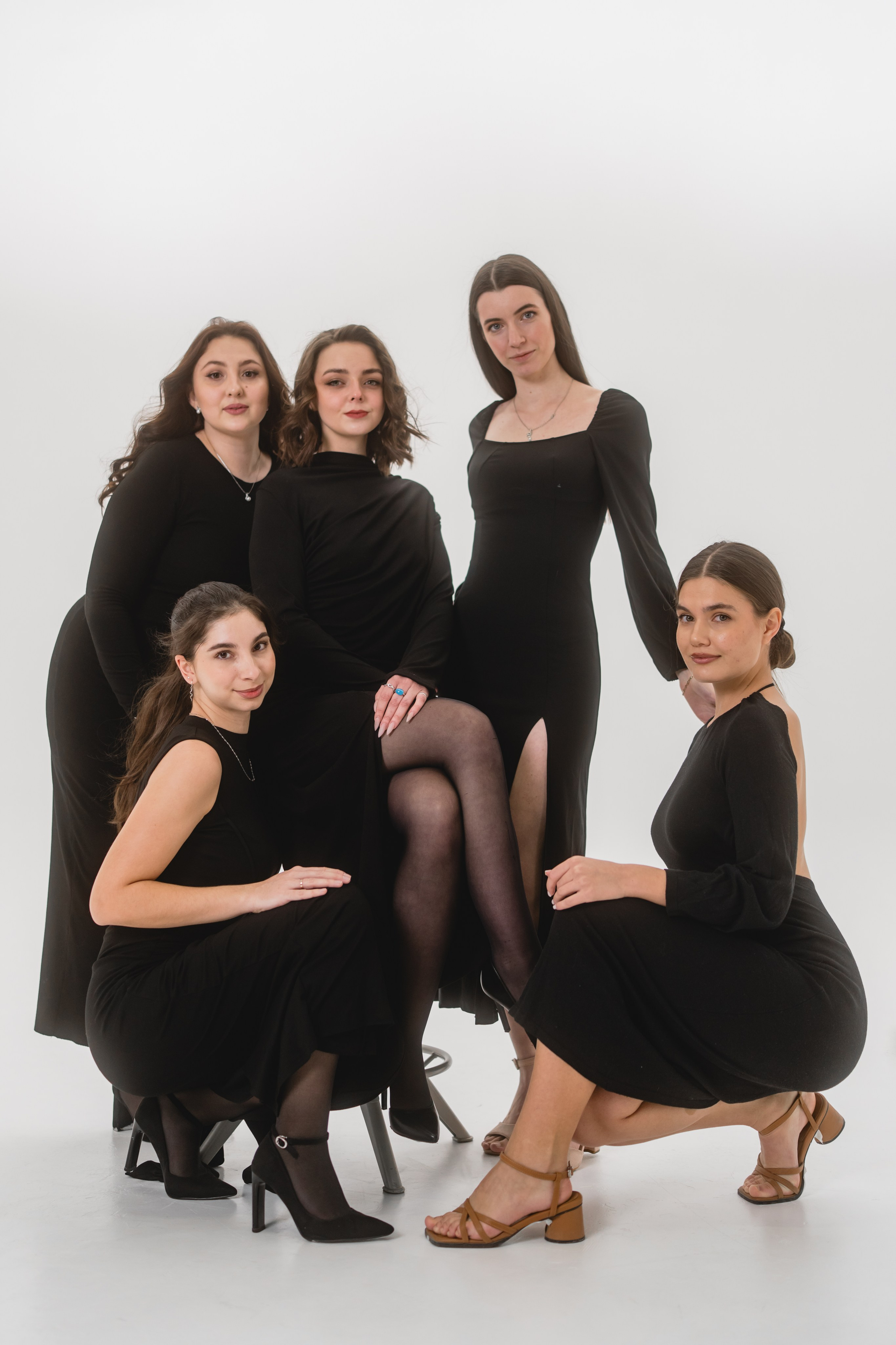 Студийная групповая фотосессия. Свадебный и индивидуальный фотограф Аля Мамакова