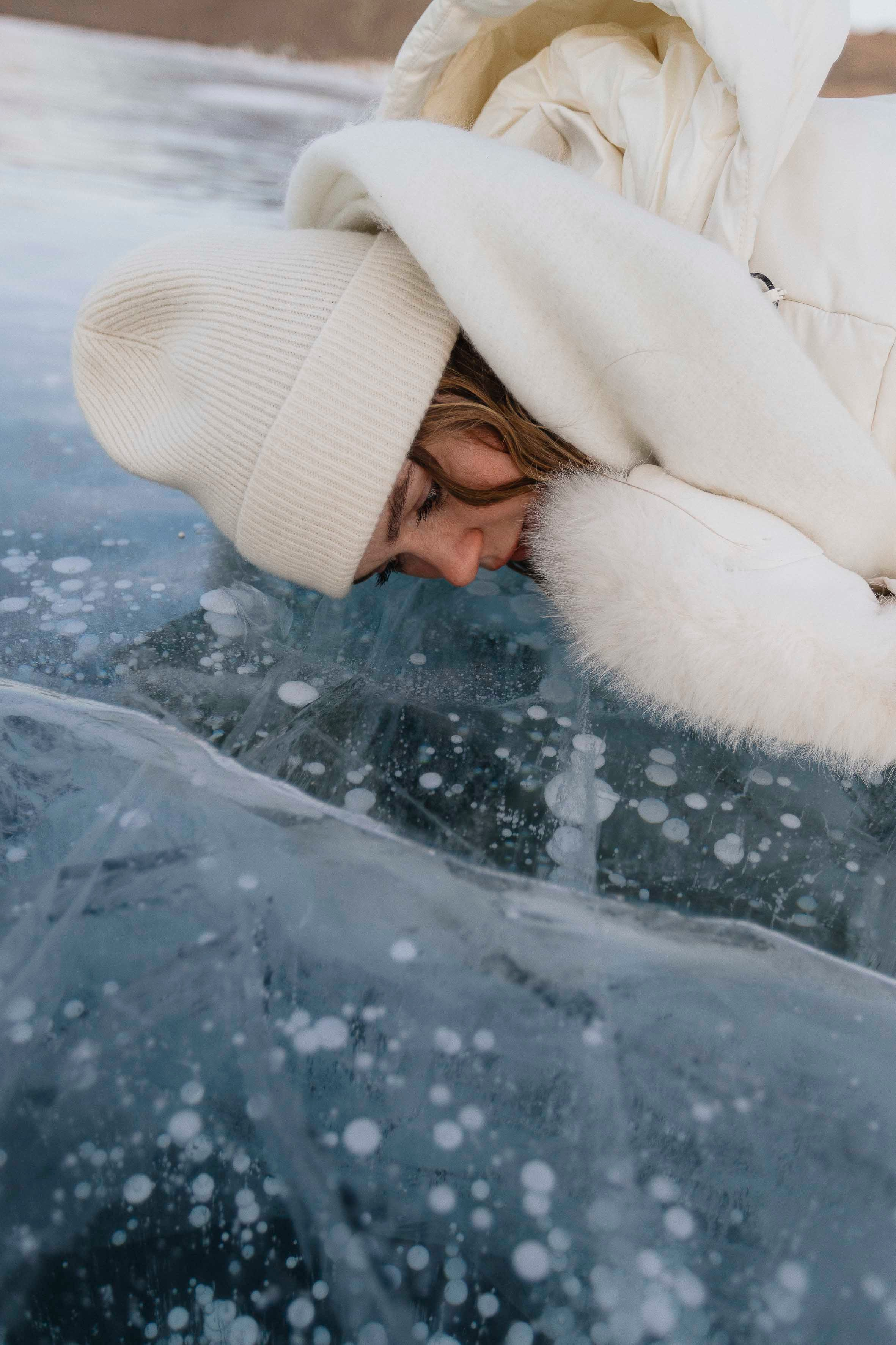 Весь день на льду. Фотограф Ольхон, Регина
