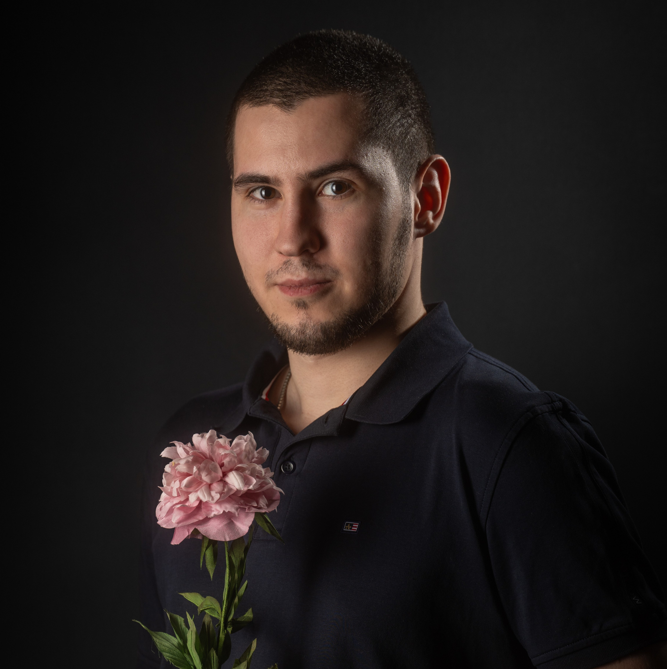 Dimitri Bakhtadze, posed. Dimitri Bakhtadze photographer