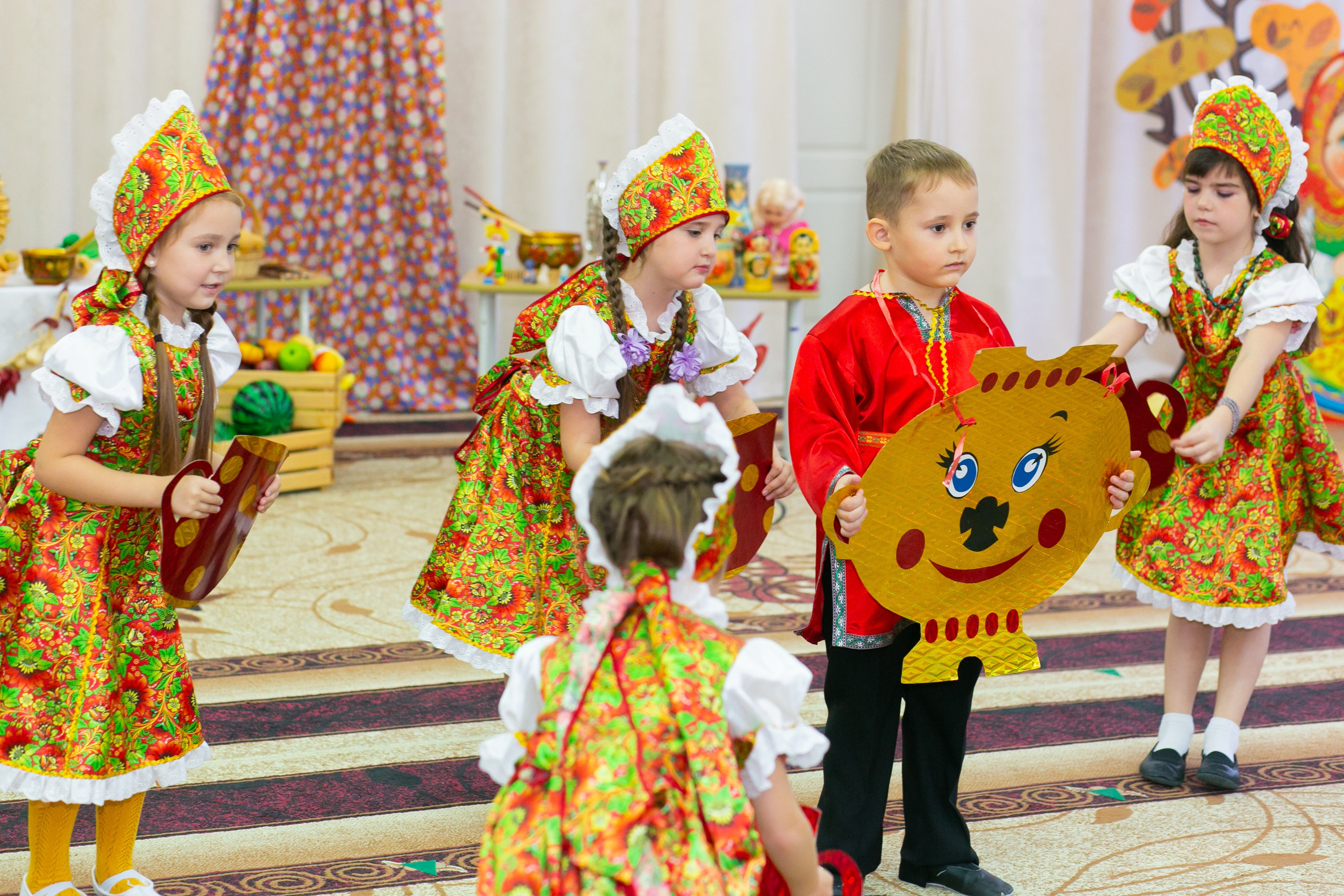 Выпускные и Утренники. Фотограф новорожденных и семейный фотограф НСО г. Бердск Марина Львова