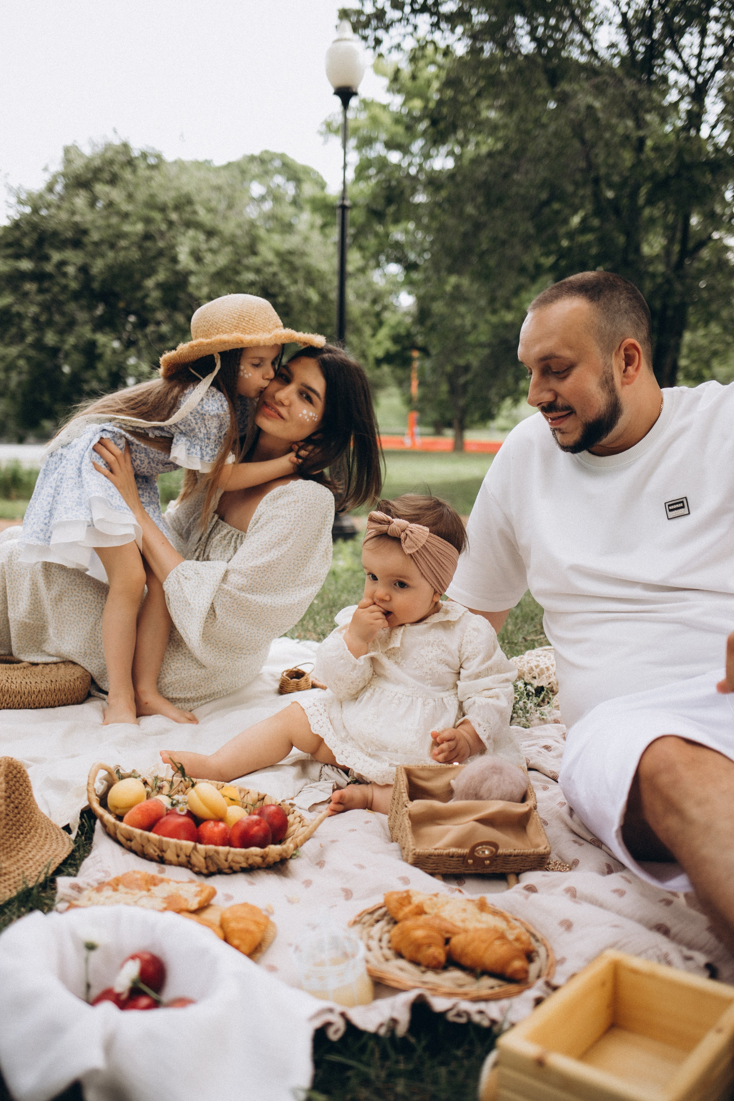 Летний семейный пикник на природе. Семейный и свадебный фотограф Анна Кожокарь