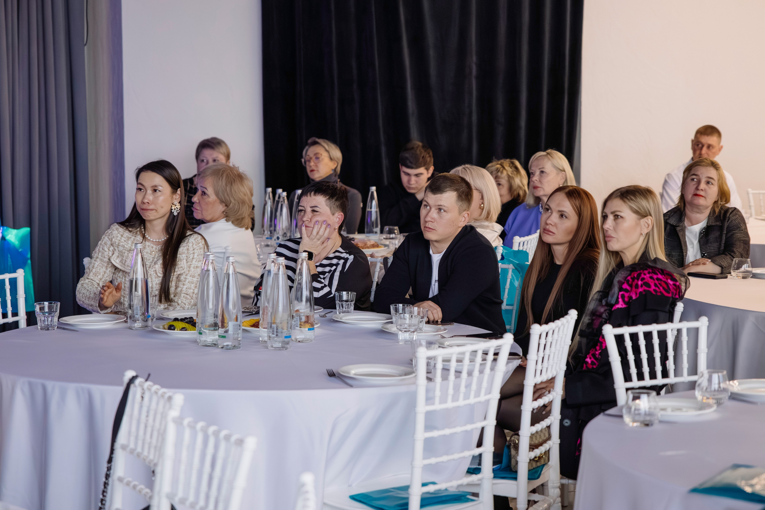 Империя Изобилия — выступления спикеров для предпринимателей. Свадебный фотограф в Иркутске Бобылев Никита