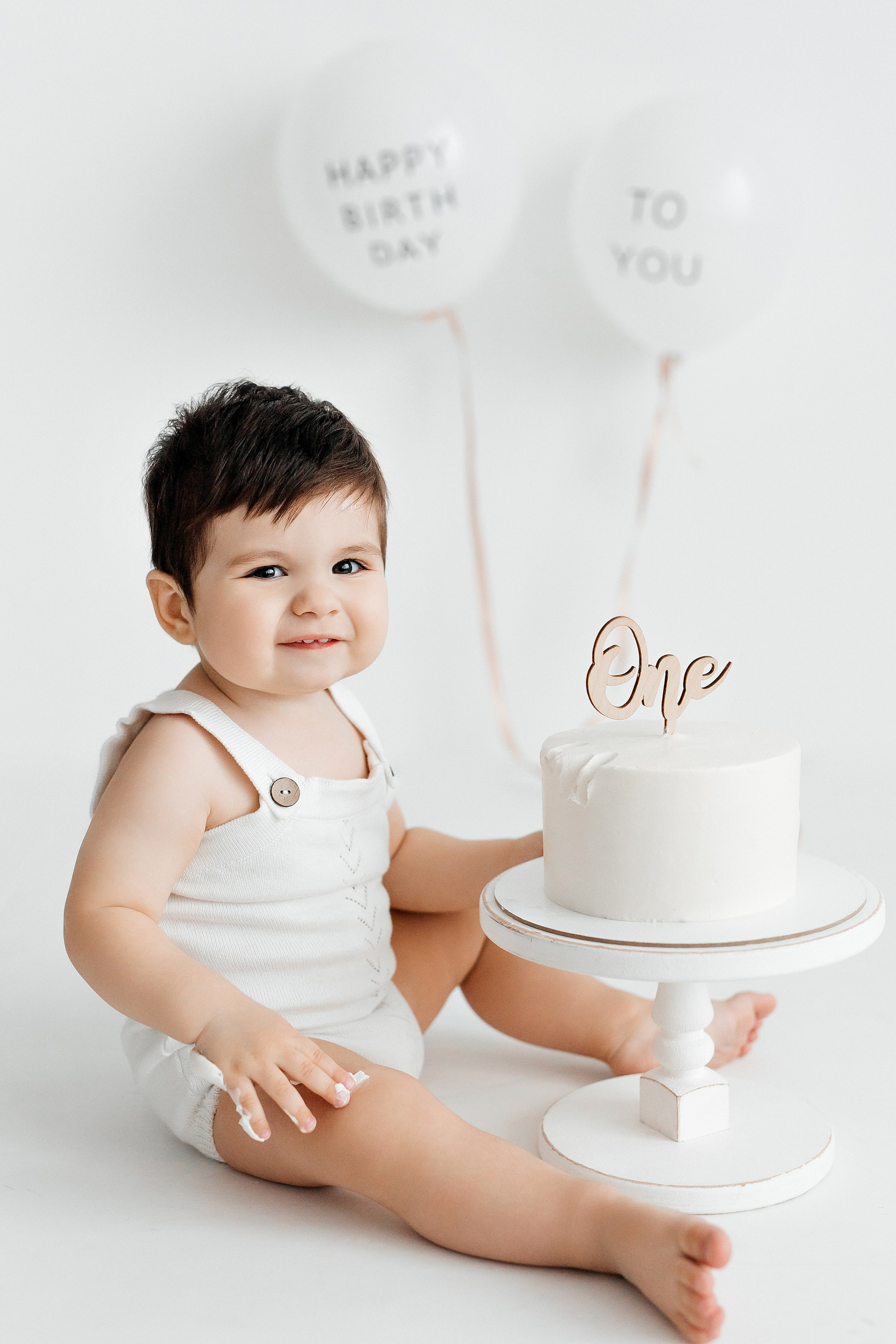 Годик минимализм. Профессиональная детская и семейная фотостудия в Краснодаре