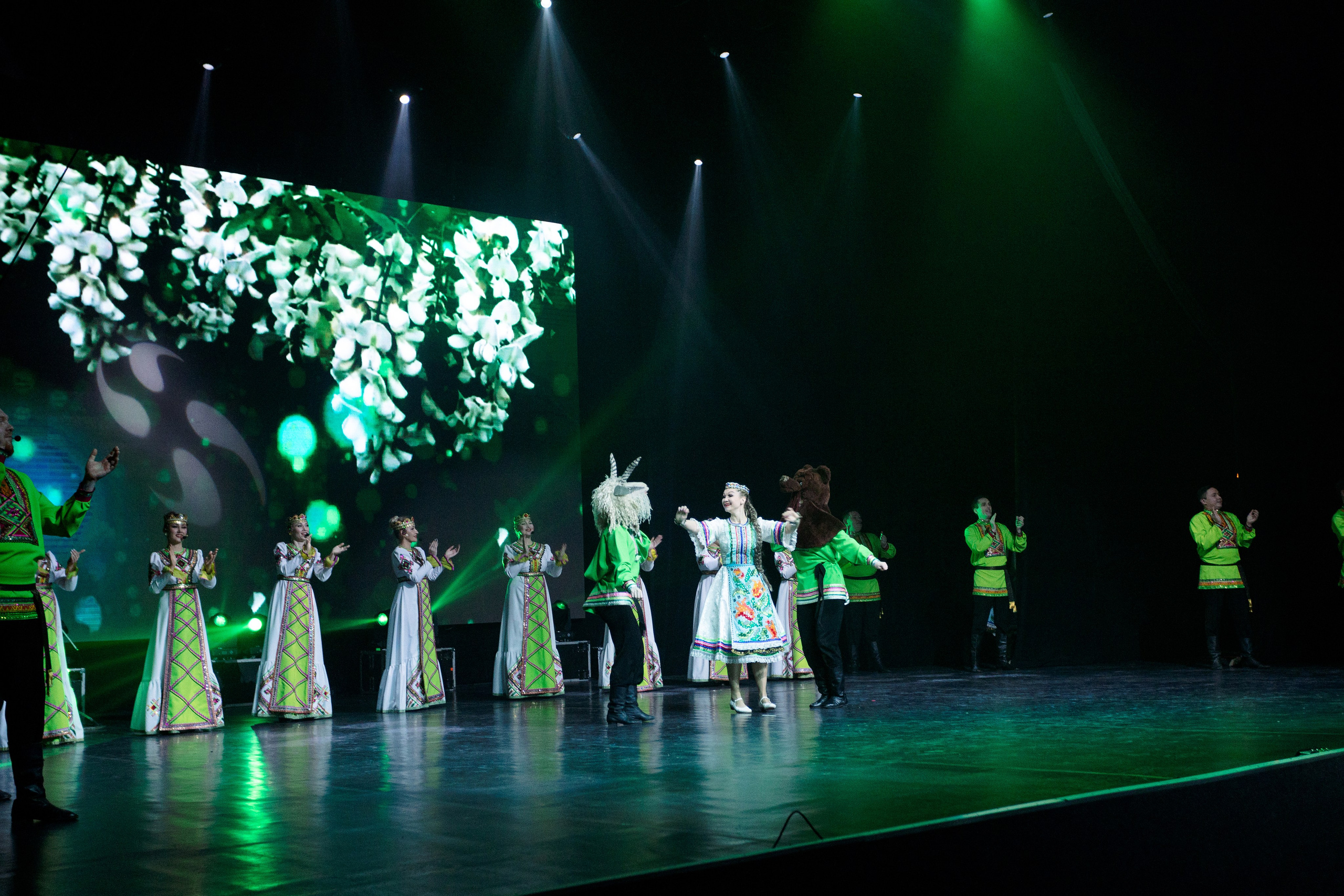 РЕПОРТАЖ: НОВЫЙ ГОД В ДК МЕТАЛЛУРГ. Профессиональный фотограф в Ижевске Леша Петров