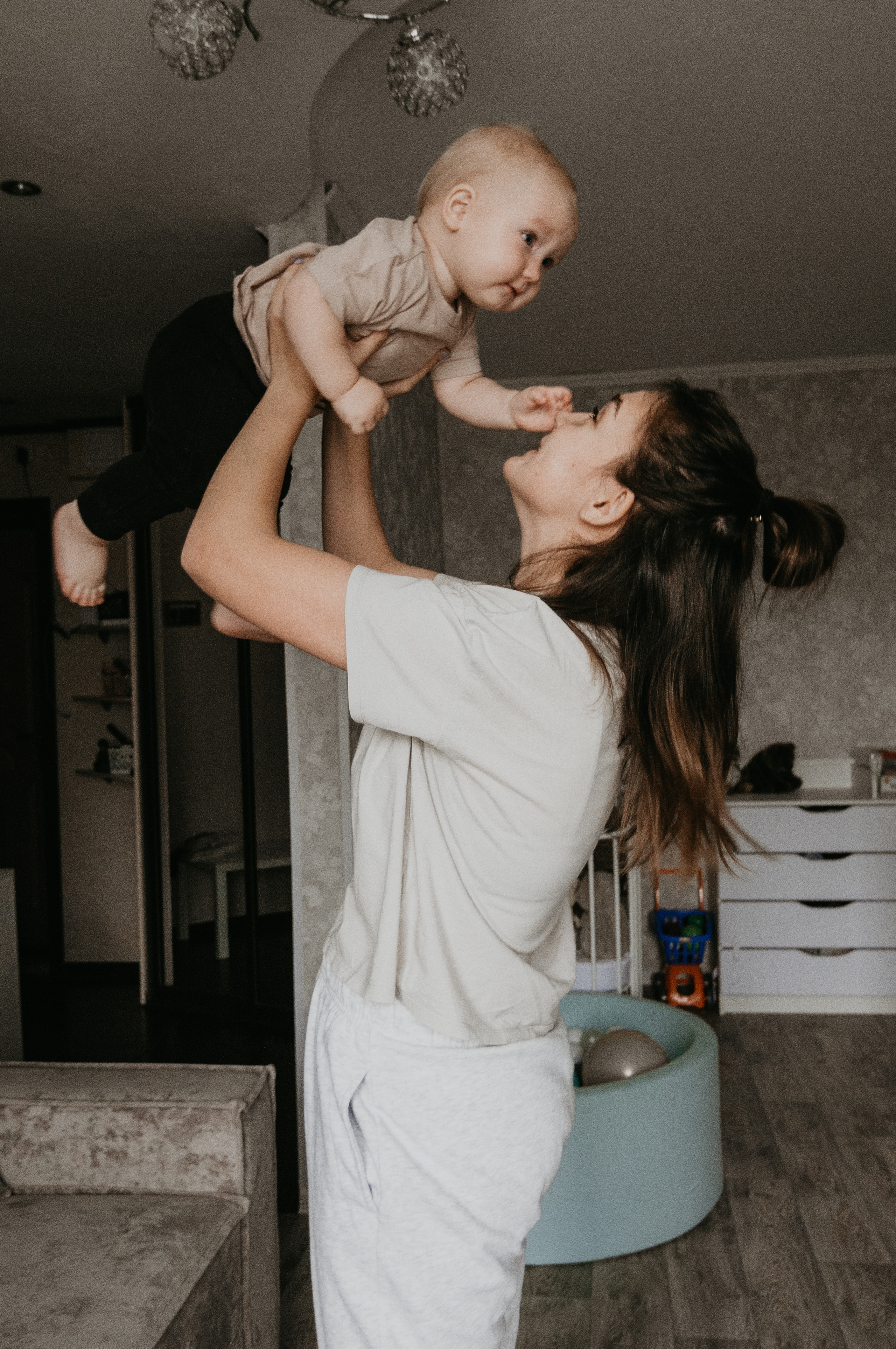 Домашняя семейная съёмка для Алины и Матвея. Свадебный и семейный фотограф г. Ярославль Савинская Анастасия