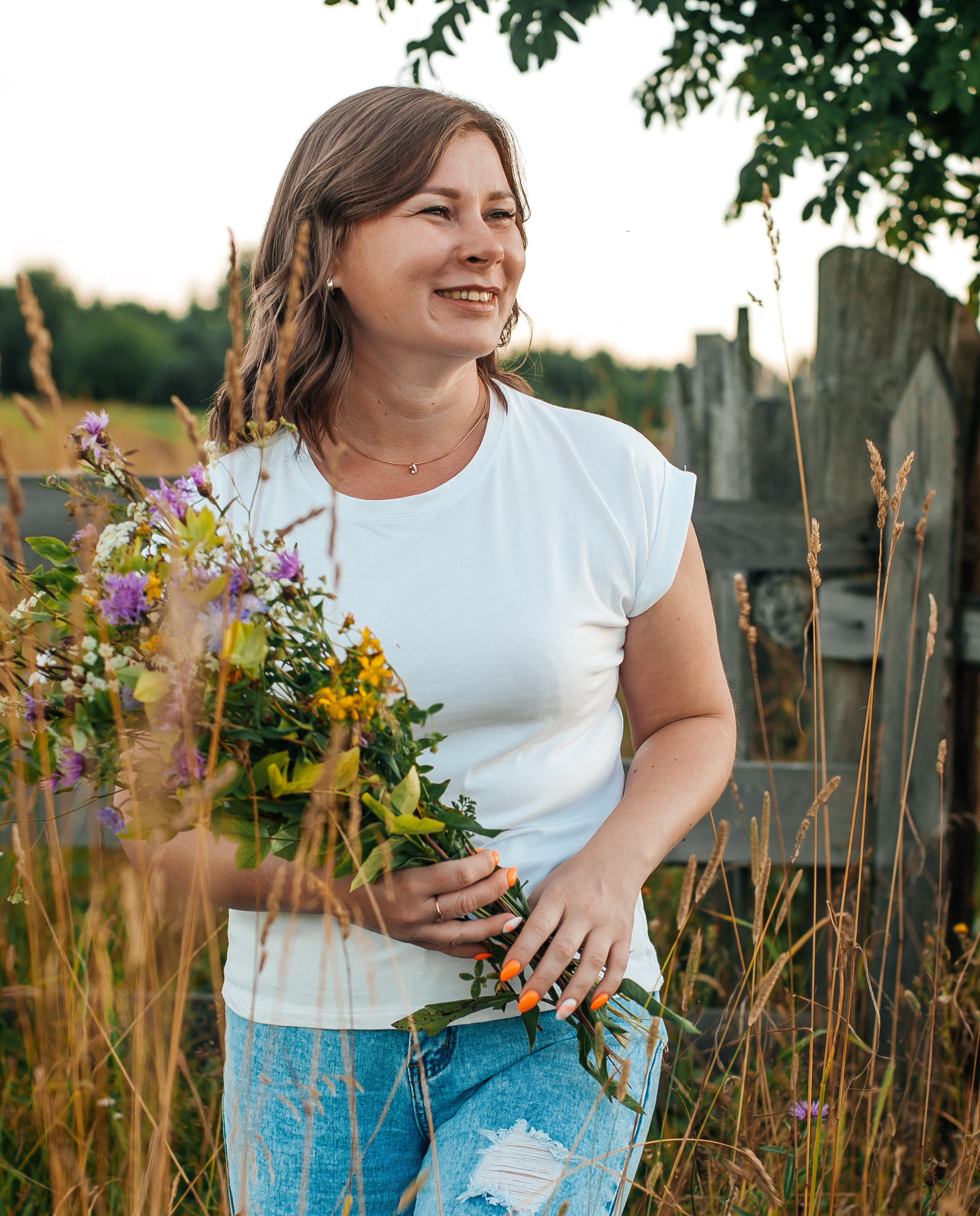 Летняя съёмка в поле для Яны, Матвея и Максима. Свадебный и семейный фотограф г. Ярославль Савинская Анастасия