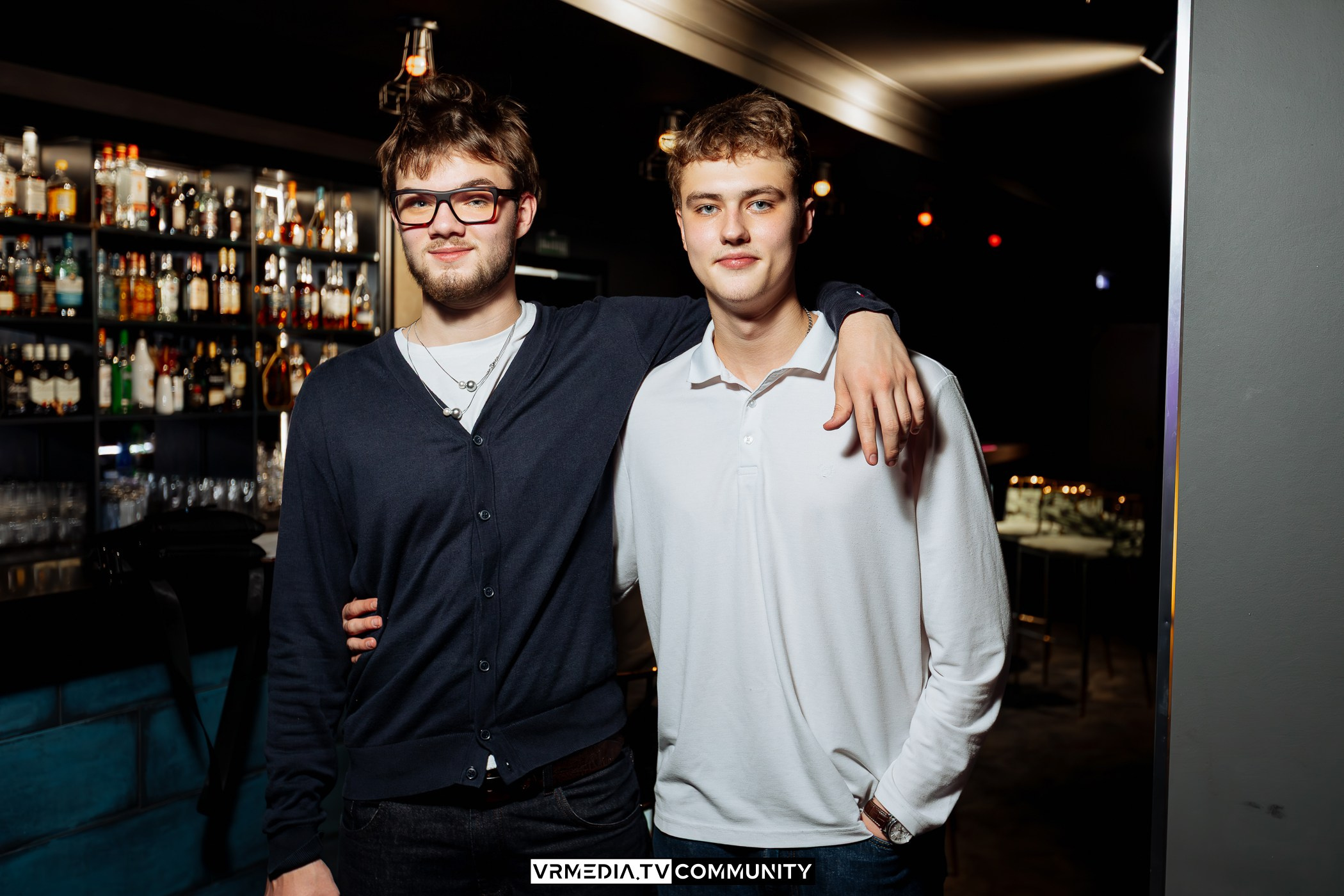 Караоке-бар «Volna»: Friends day или день дружбана