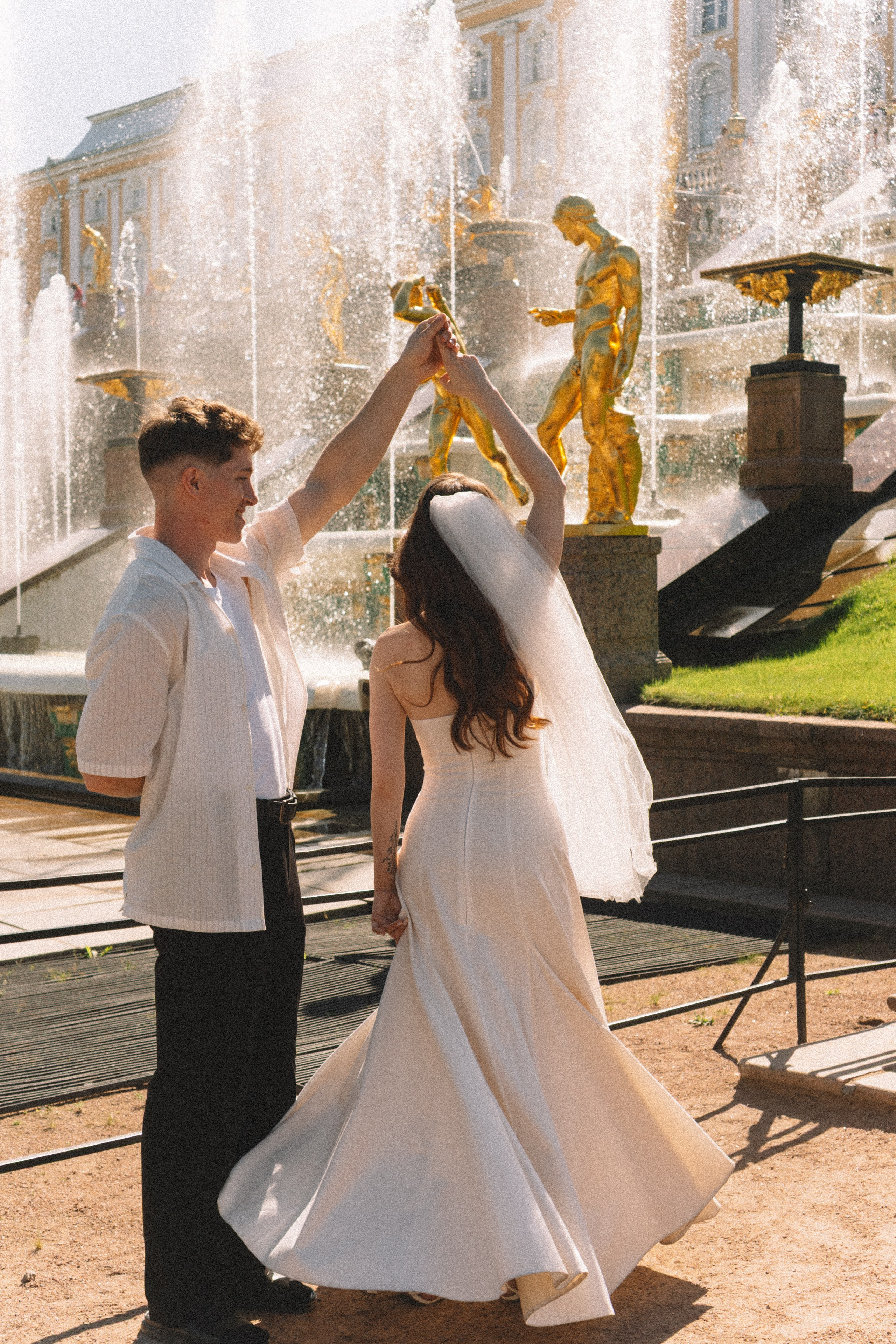 СВАДЕБНАЯ СЬЕМКА В ПЕТЕРГОФЕ И СЬЕМКА РЕПОРТАЖА В ЗАГСЕ ПЕТЕРГОФА. Профессиональный фотограф, Санкт-Петербург — Виктория Богомолова