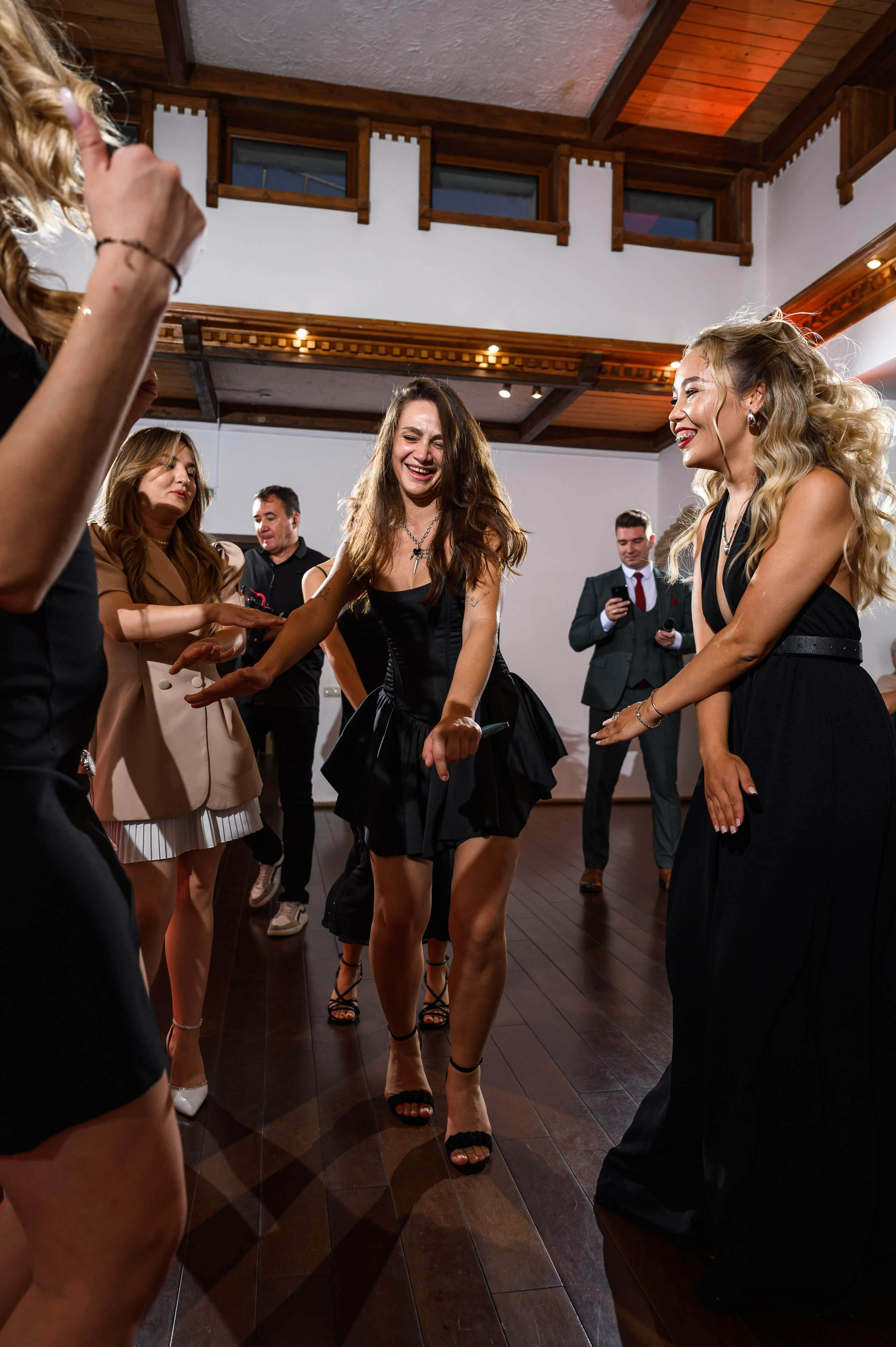 Свадебная фотосессия Банкетный зал Замок Монсоро. Свадебный фотограф Москва Юрий Кульман