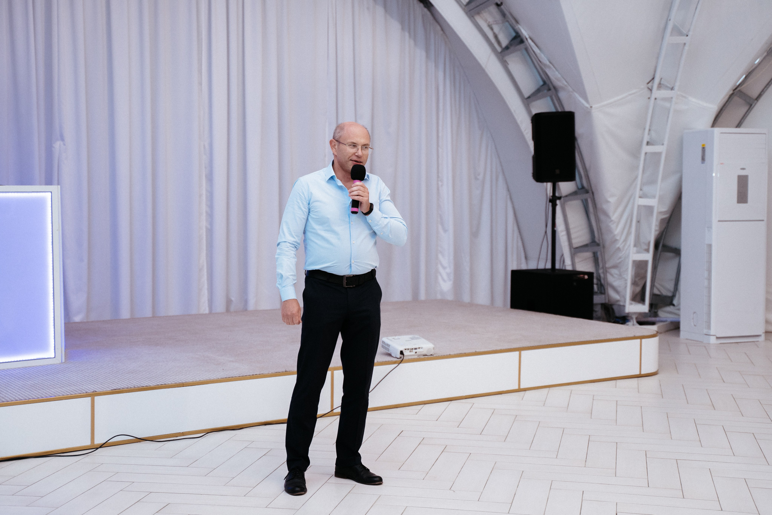 Ави Центр. Свадебный фотограф в Симферополе