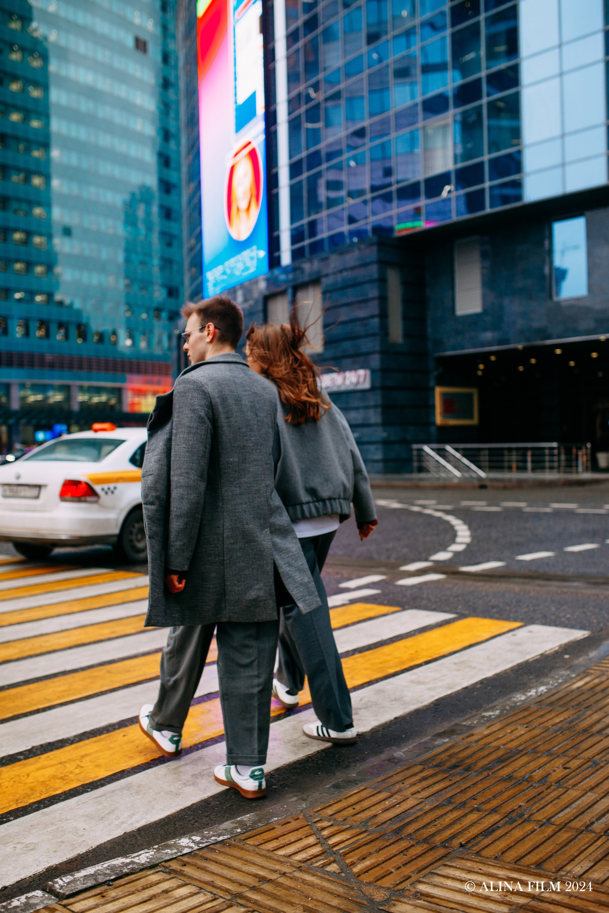 Лавстори в Москва Сити. Фотограф в Санкт-Петербурге Alina Film