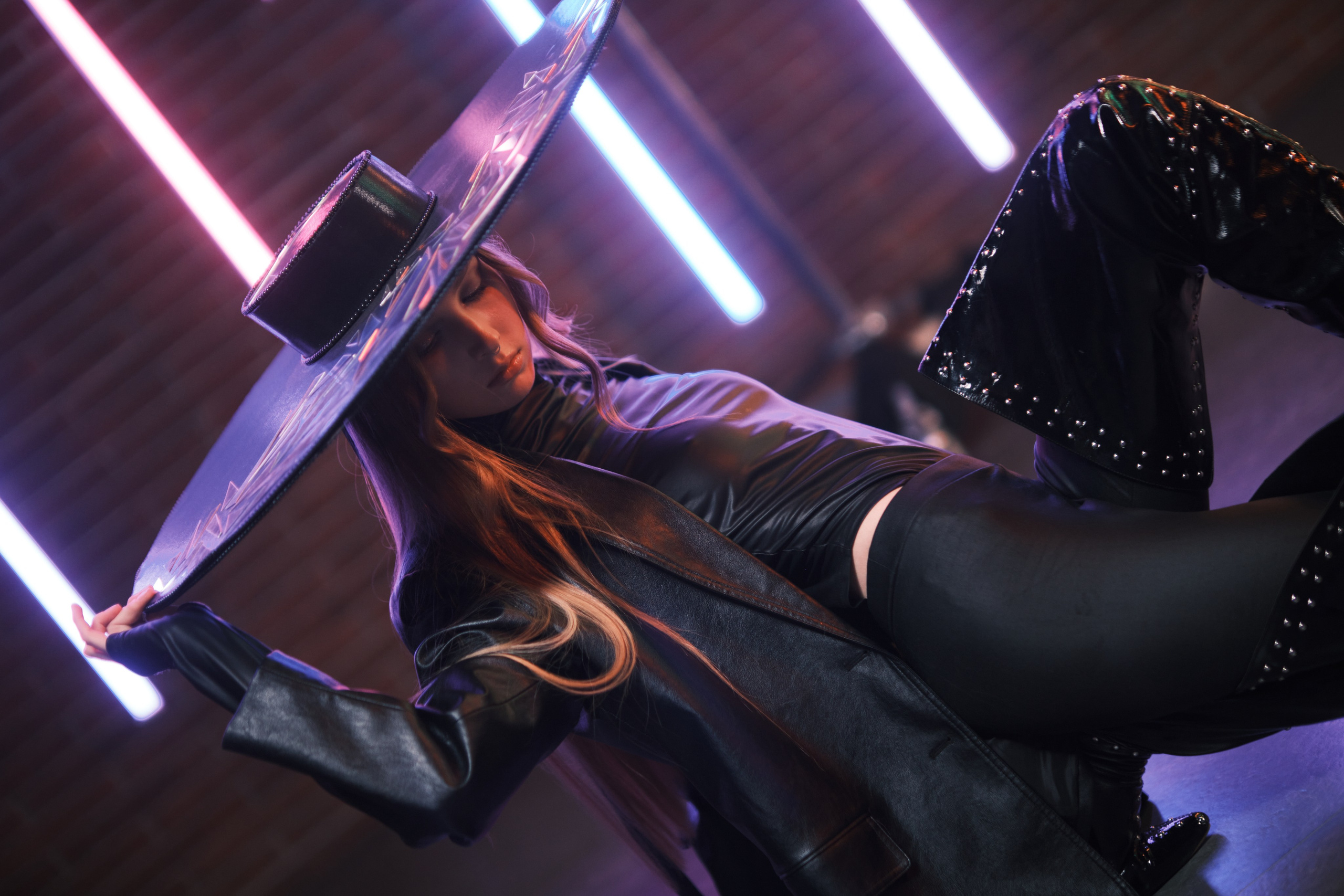 Фотосессия в стиле футуристической моды