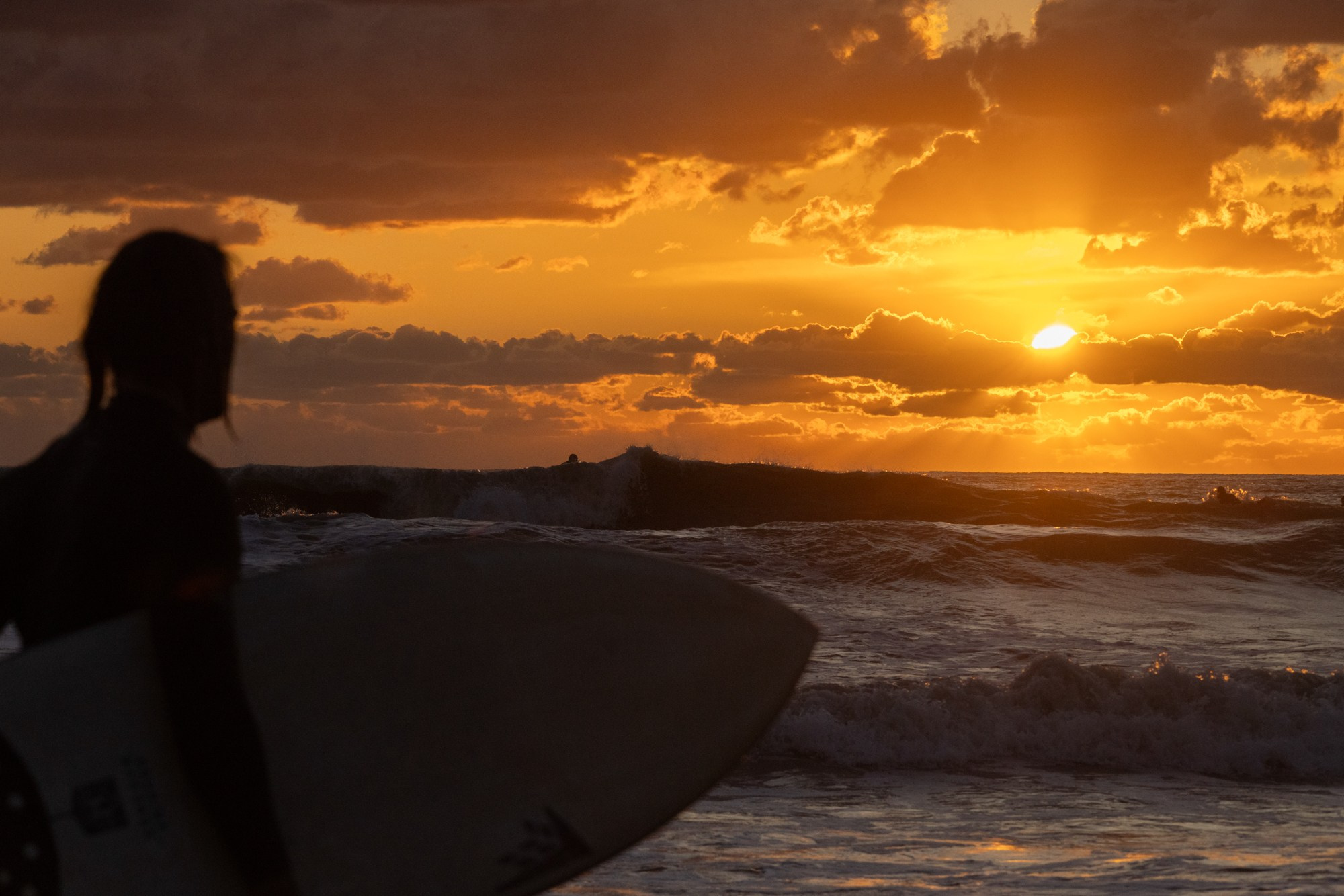 Море и серферы. Репортажный и постановочный Наталья Санникова