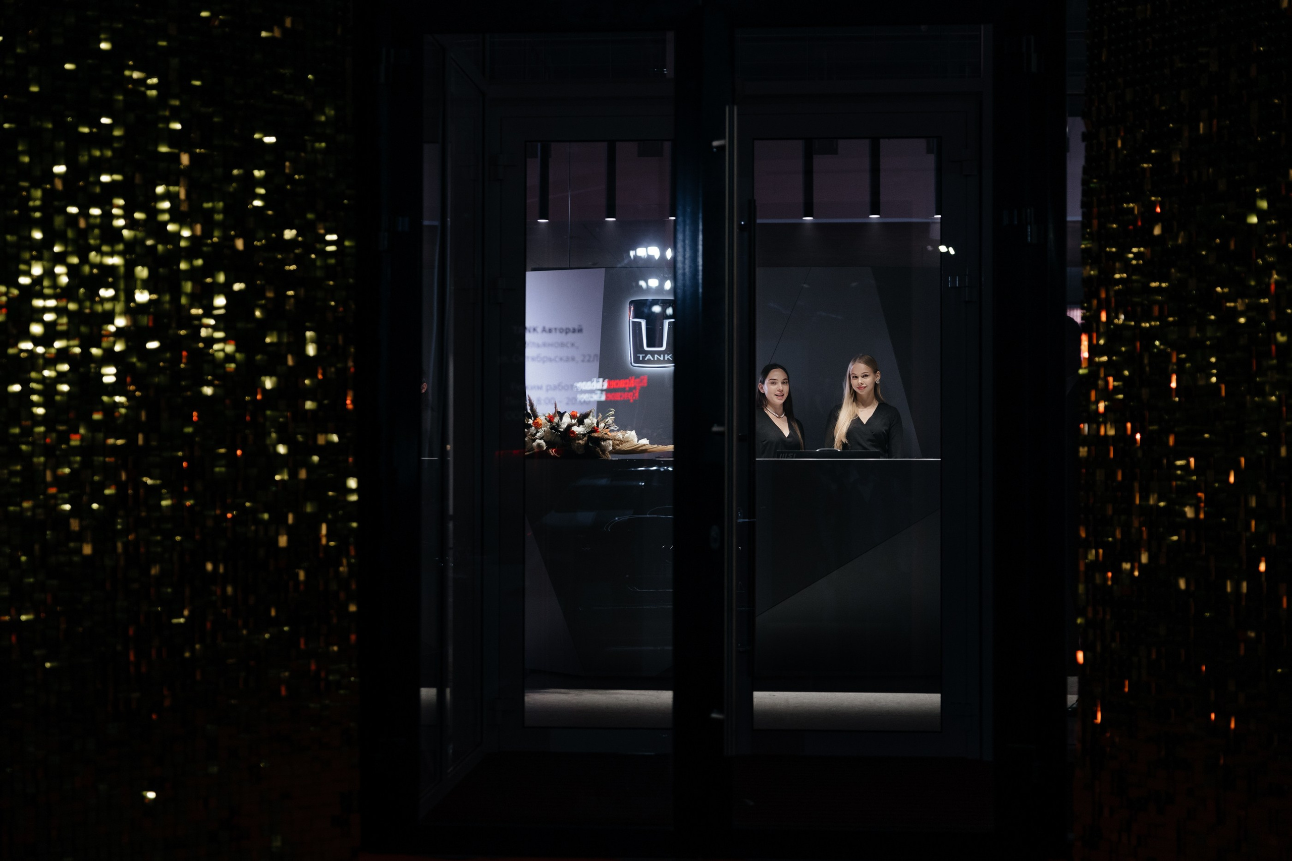 Открытие авто салона Tank Авторай. Свадебный фотограф в Ульяновске Алексей Китов