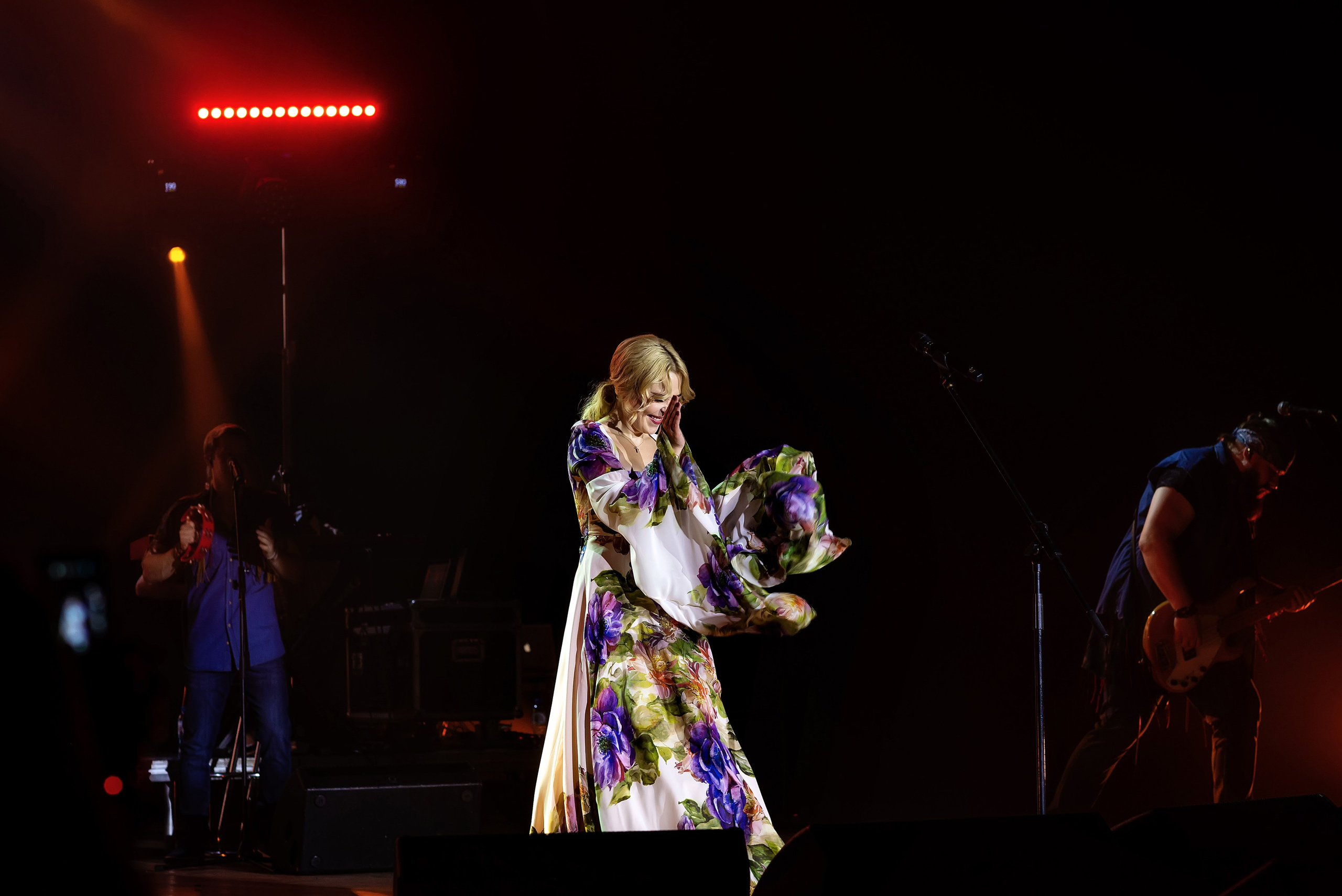 Концерт Пелагеи. Школьный, фэшн фотограф в Тюмени и в России Ирина Королева