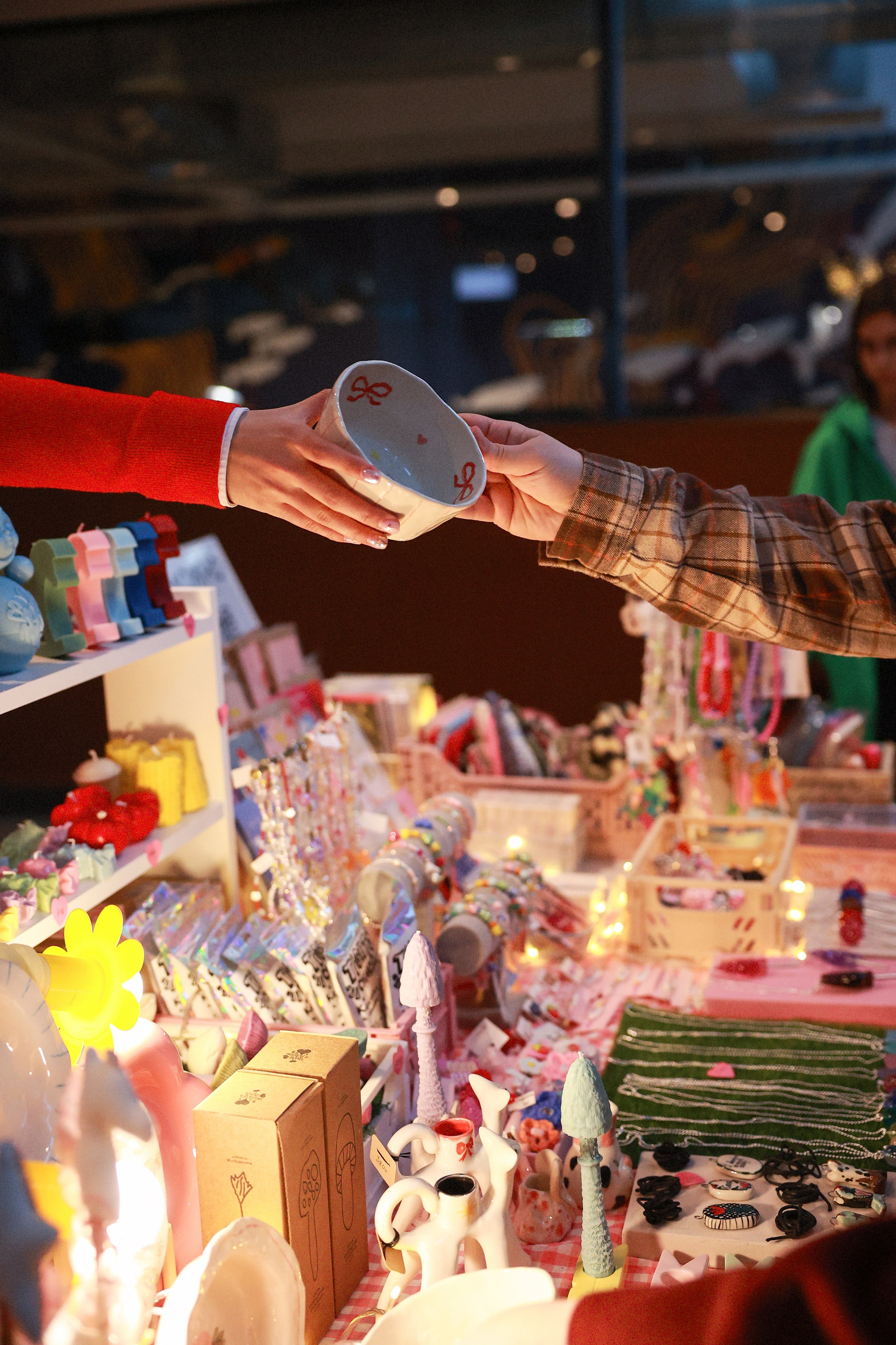 7–8 марта 2025 в пространстве «Три вокзала. Депо» / День 1 / фото Саша Жукова. Фотоотчеты «Ламбада-маркета»