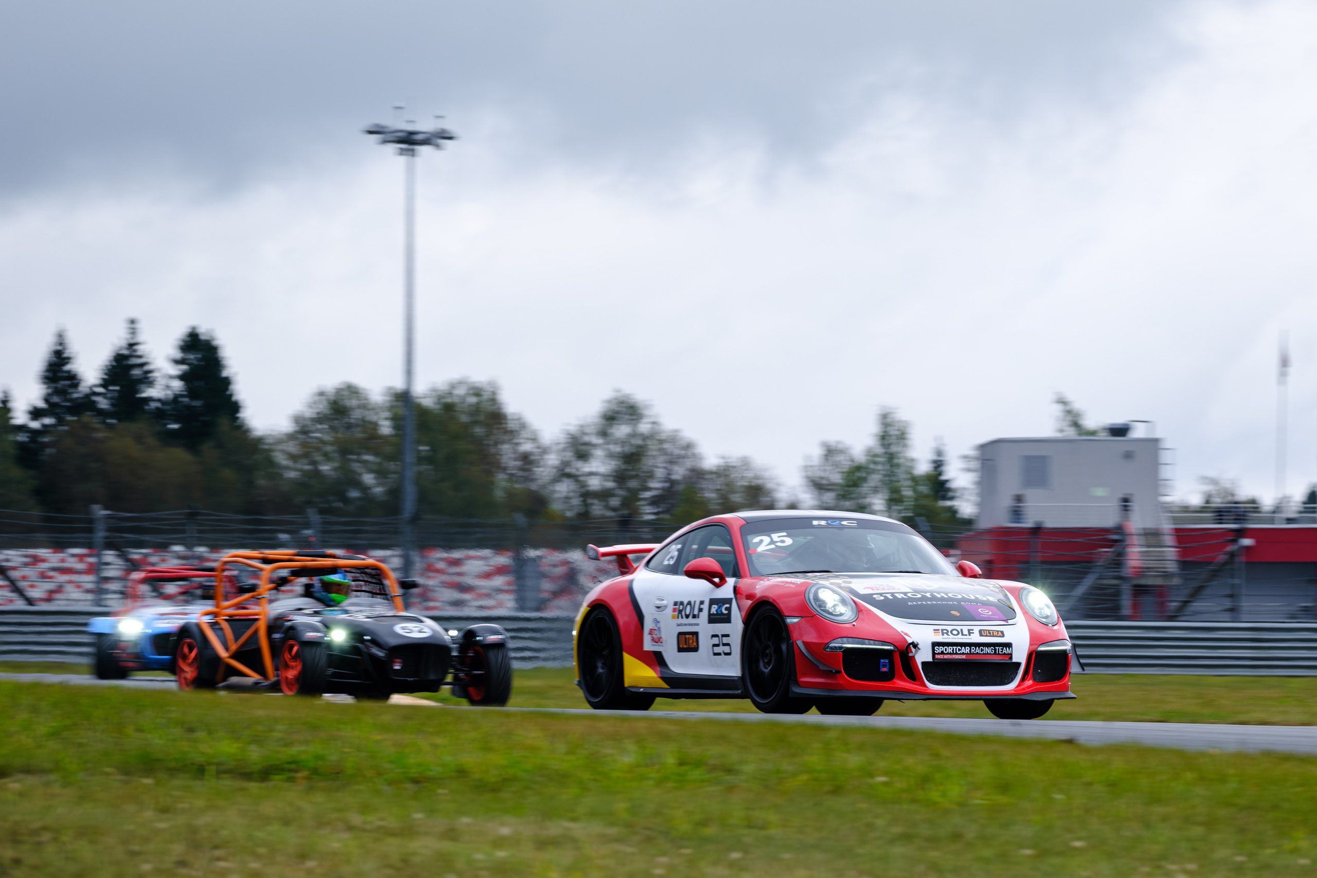 Российская серия гонок на выносливость. Авто и мотоспорт — фотограф Антон Медведев iCoguar