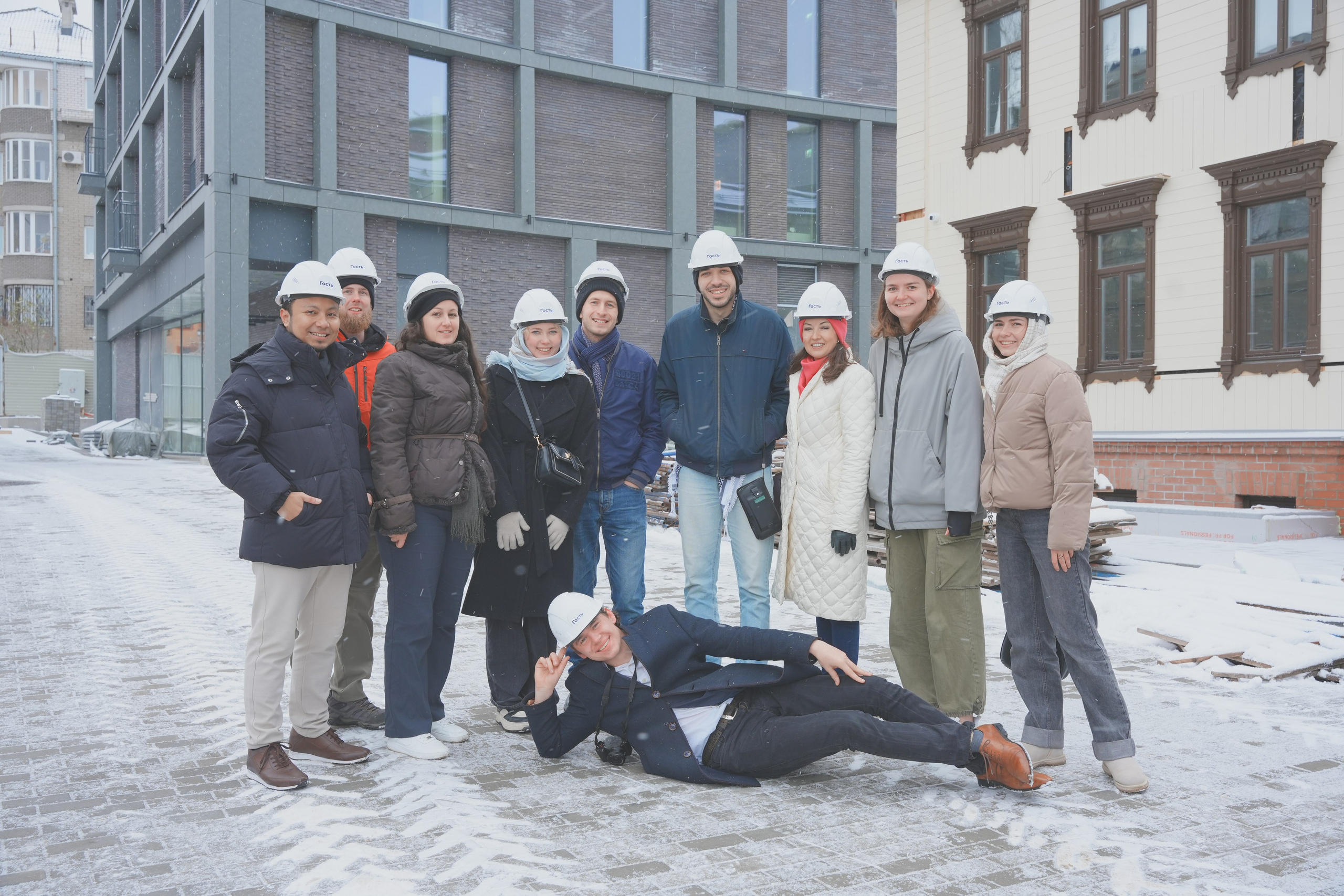 Экскурсия для туристов. Уголок фототворчества Никиты Усачева