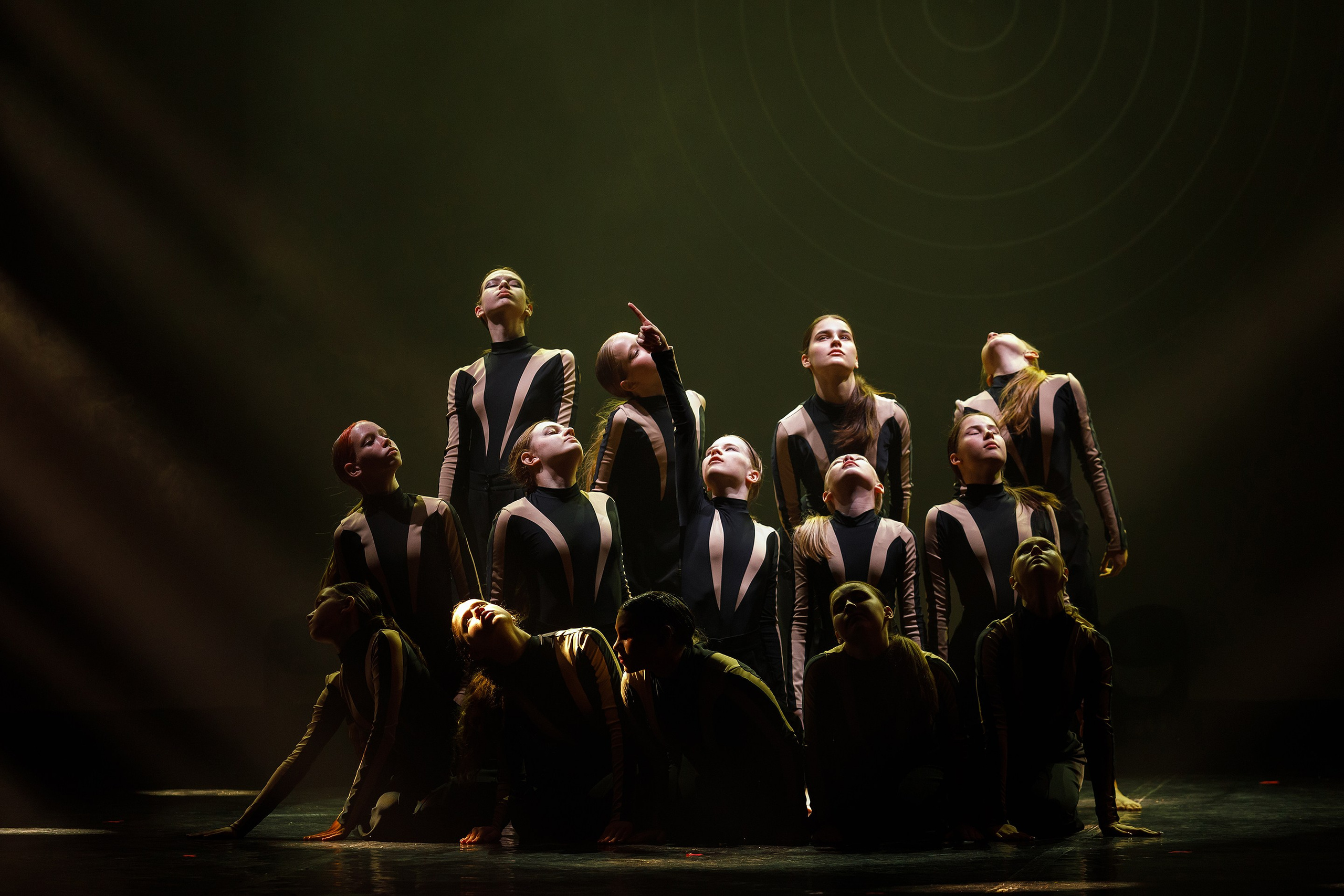 Репортажная фотосъемка отчетного концерта. Профессиональный фотограф в Новосибирске