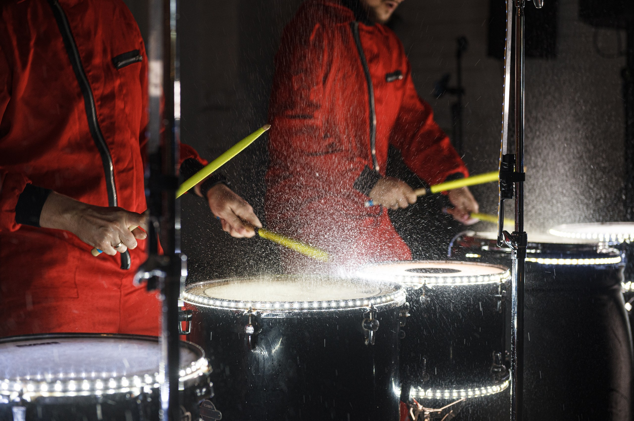 Новогодний корпоратив в стиле Неоновая вечеринка. Праздничное агентство ПИОН