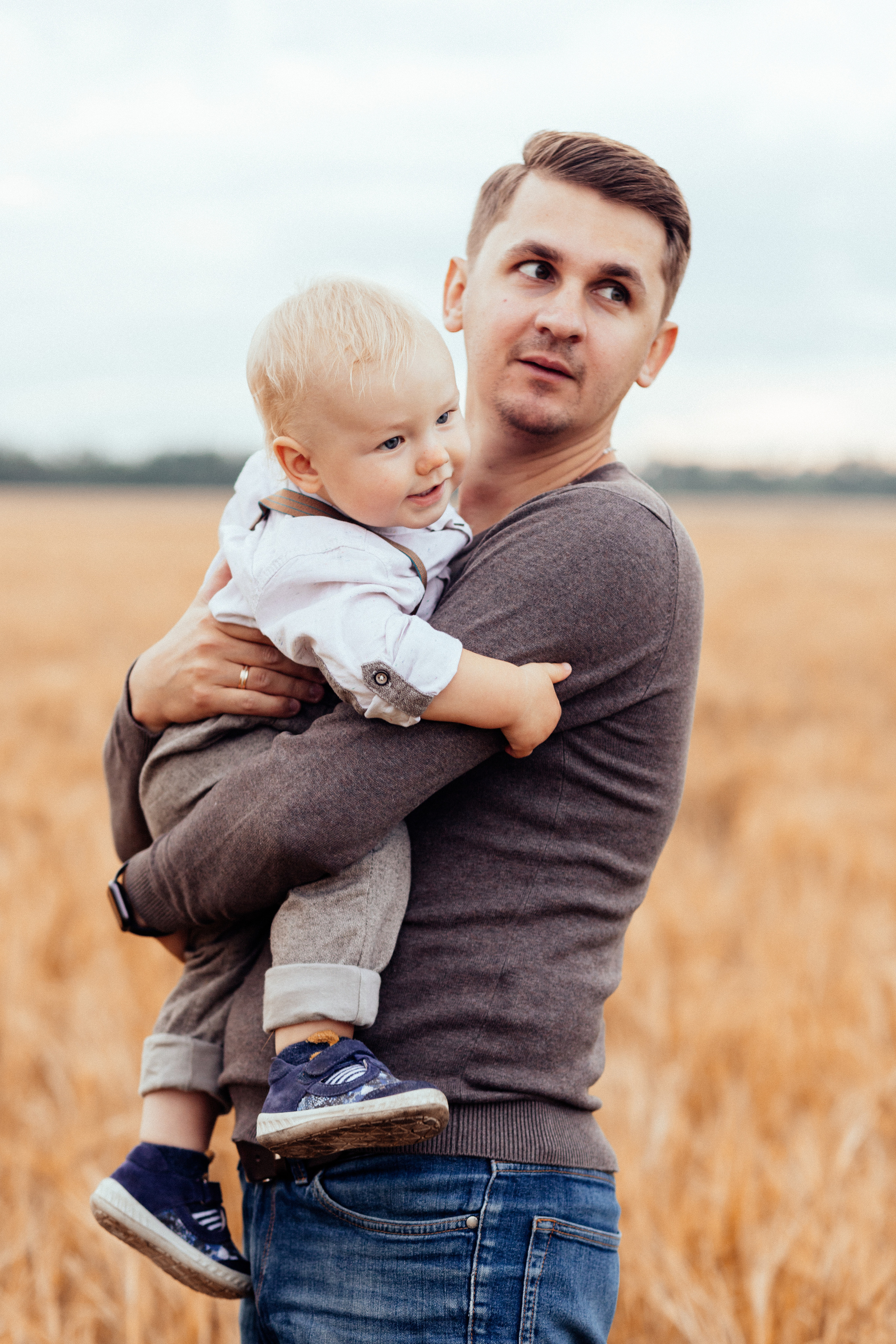 Семейная фотосессия в поле 🌾. Семейный фотограф Ирис Сенченко