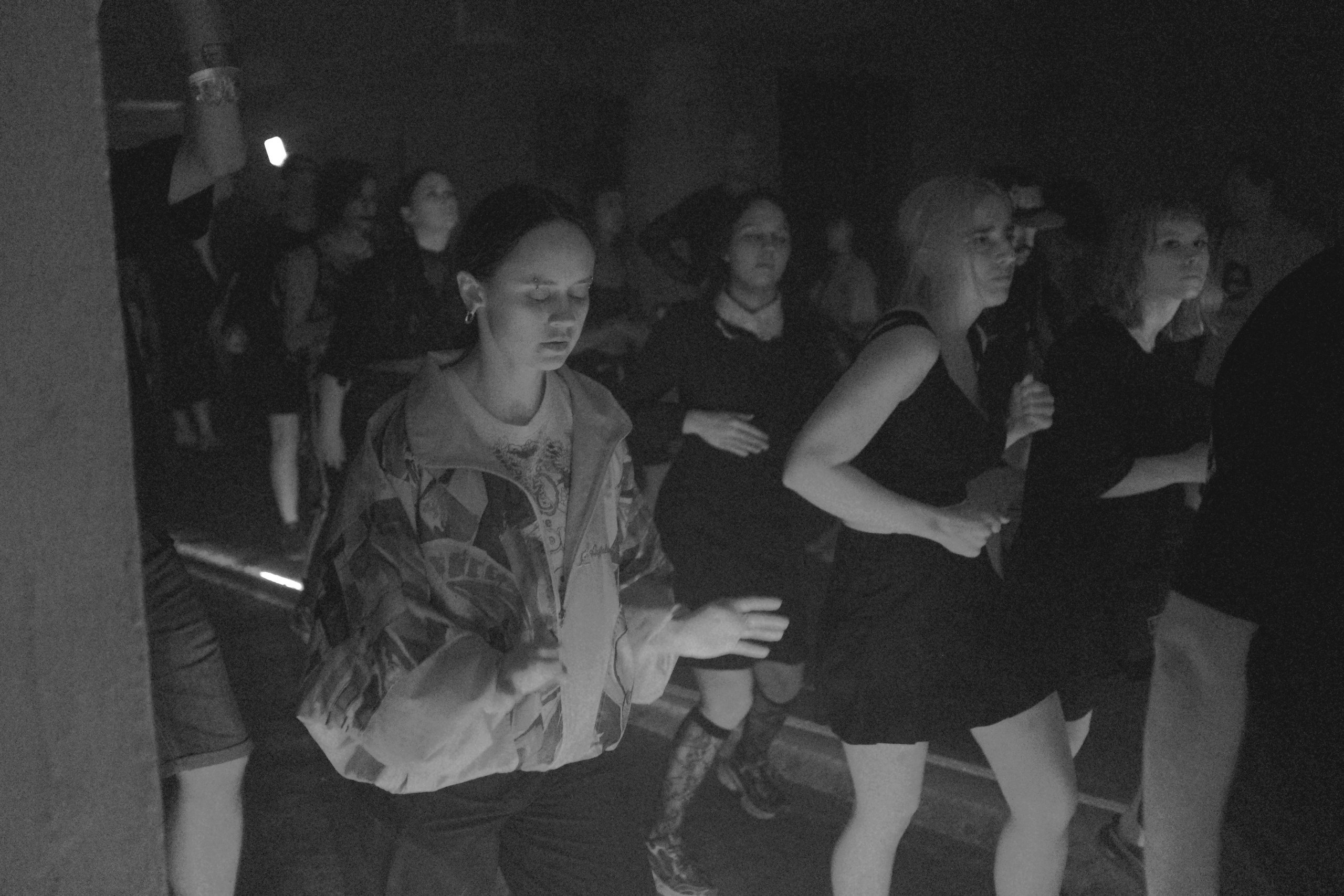 EBASHNYA. 19 июля 2025. Хардкор-габбер туса от команды Башня. Репортажный фотограф в Санкт-Петербурге Даниил Могута